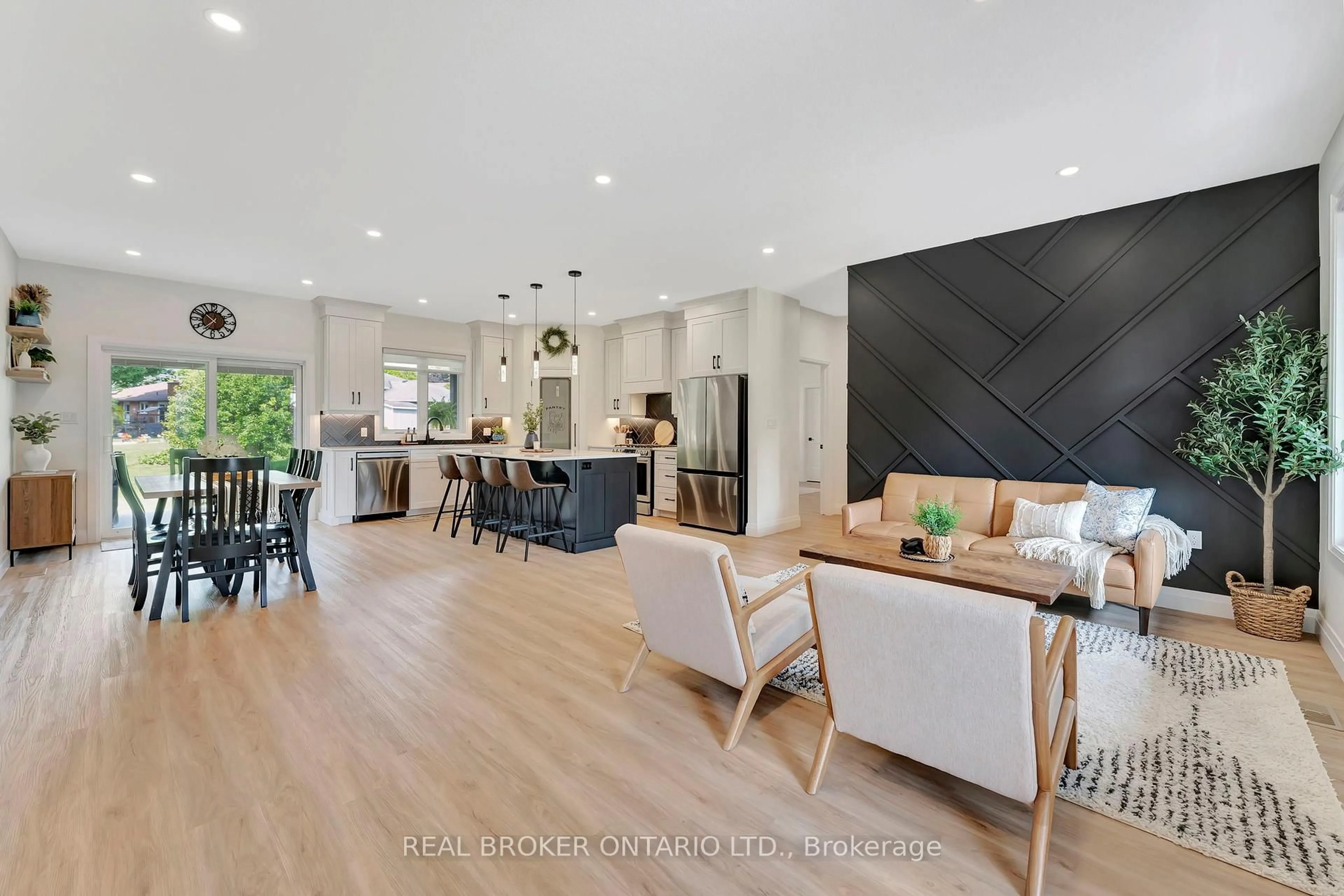 Open concept kitchen, unknown for 30 Tanager Dr, Tillsonburg Ontario N4G 1A9