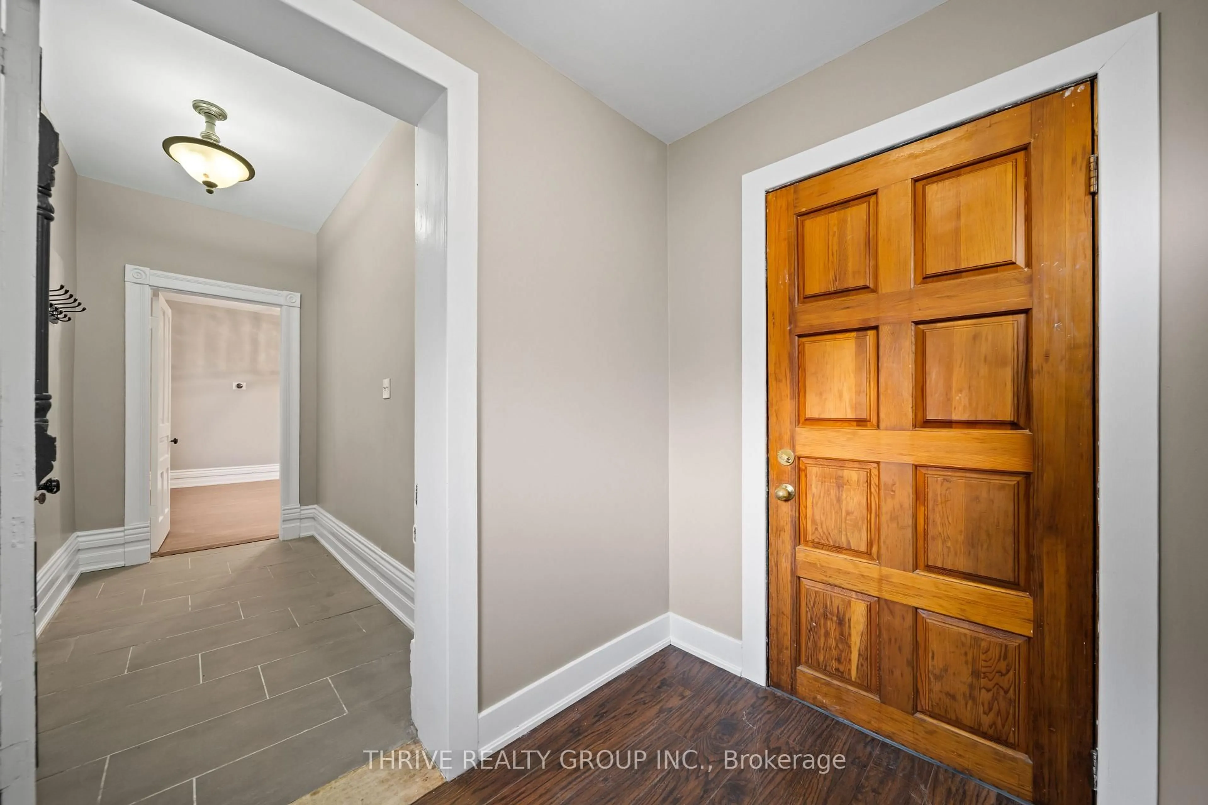 Indoor entryway for 922 Princess Ave, London East Ontario N5W 3M6