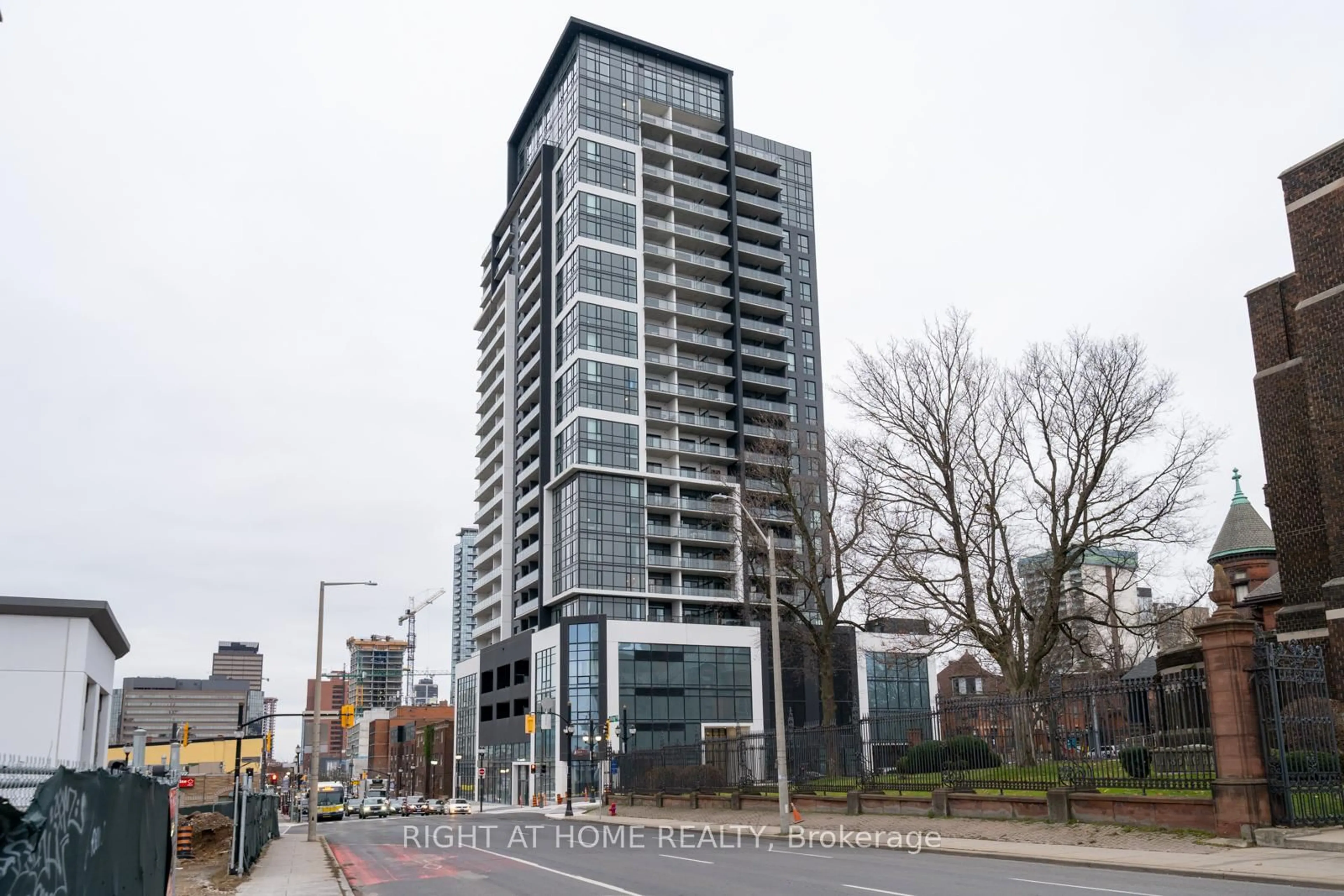 Unknown for 15 Queen St #807, Hamilton Ontario L8P 0C6