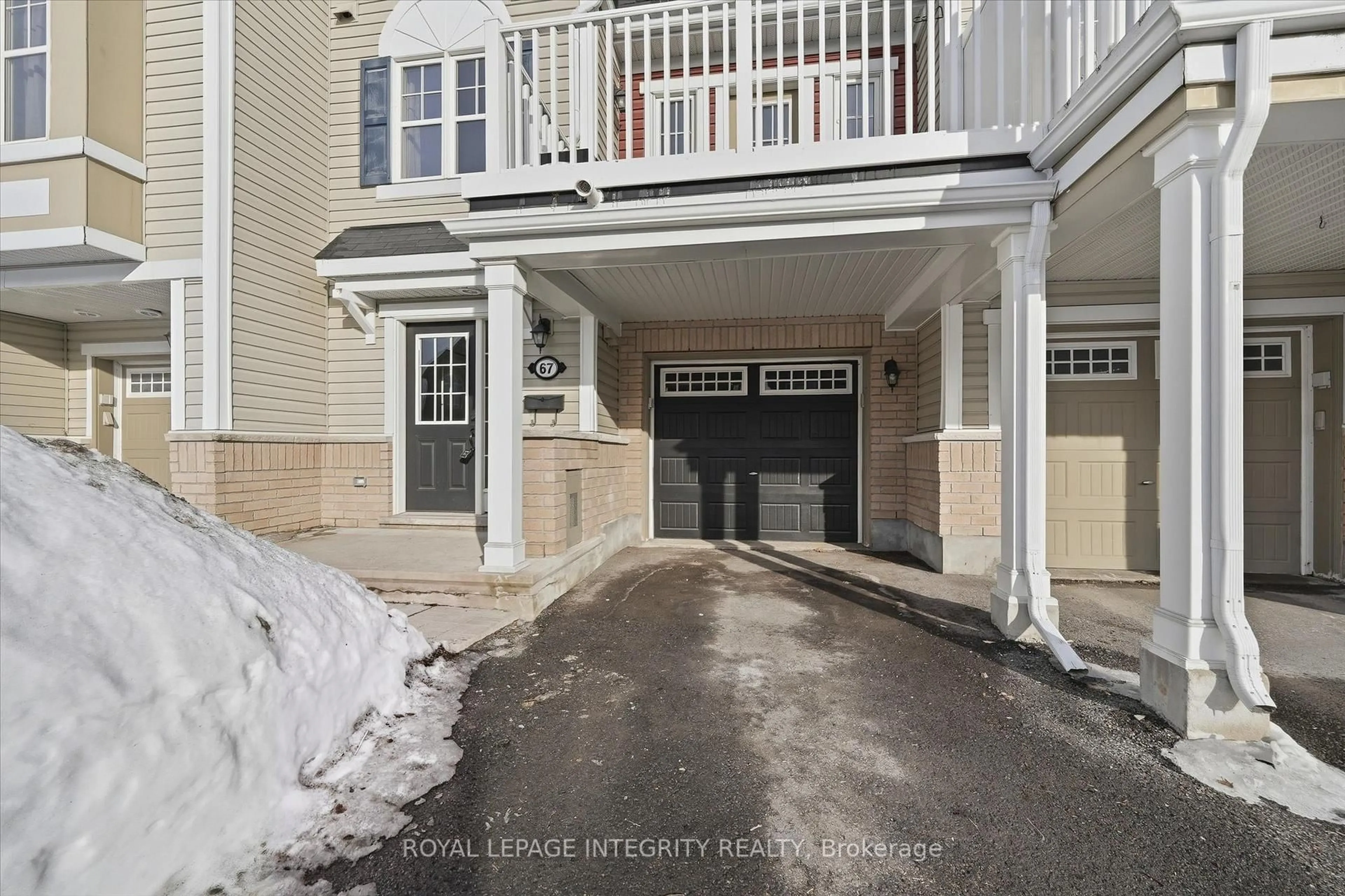 Indoor entryway for 67 Luminescence Way, Ottawa Ontario K4A 0V9