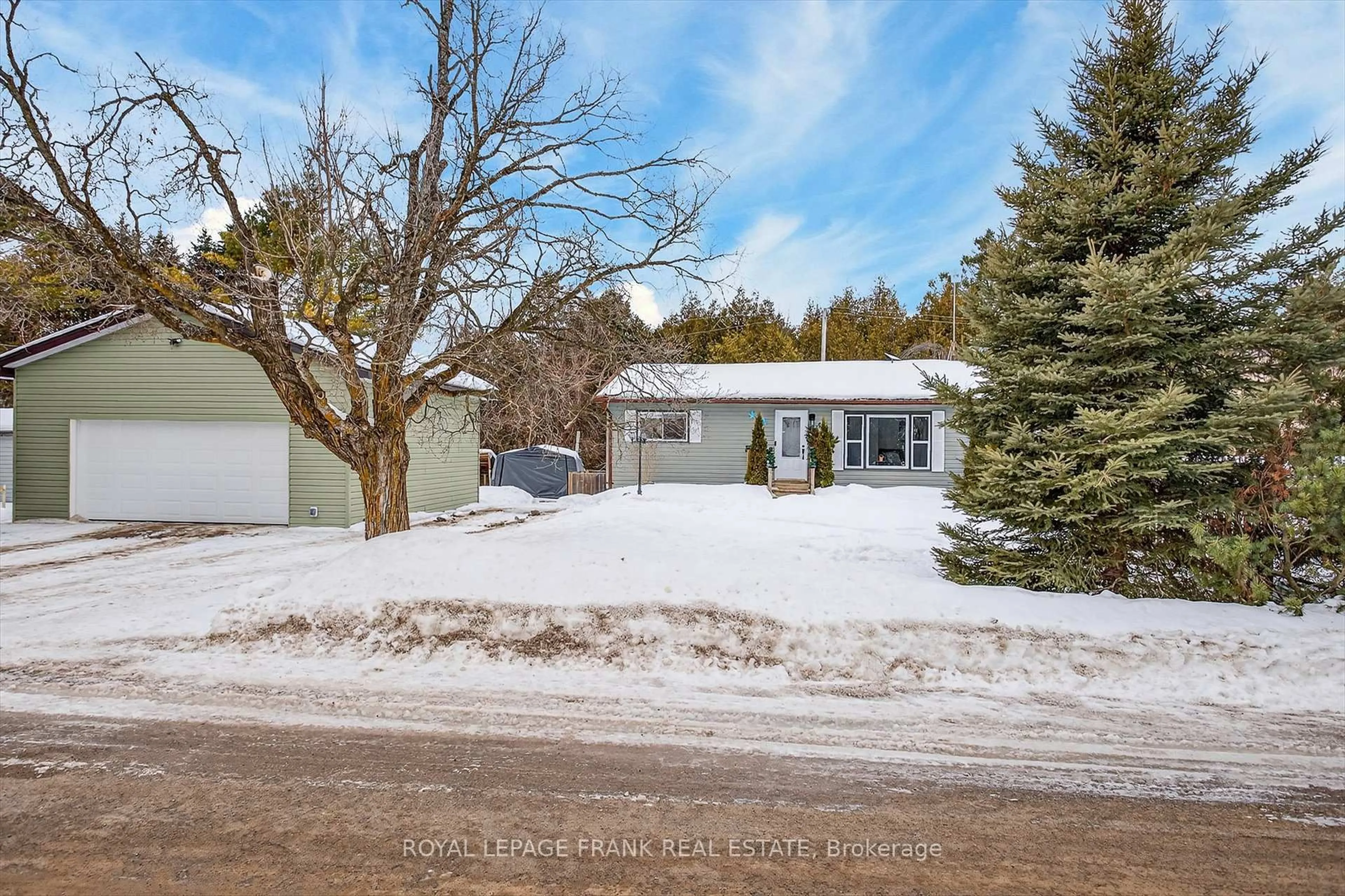 A pic from outside/outdoor area/front of a property/back of a property/a pic from drone, street for 4 Heath Dr, Trent Hills Ontario K0K 3K0