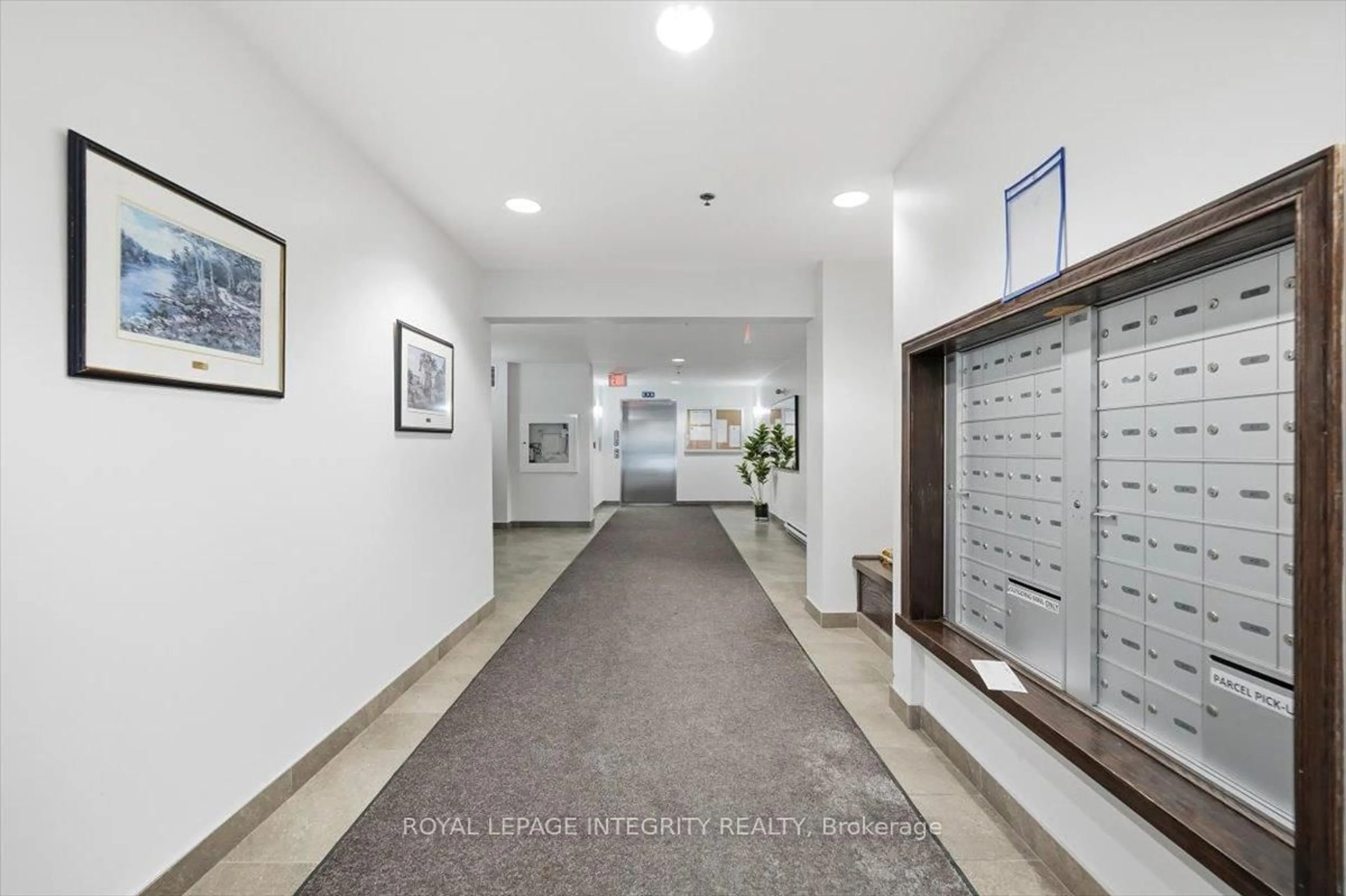 Indoor foyer for 151 Potts Private #303, Ottawa Ontario K4A 0V7