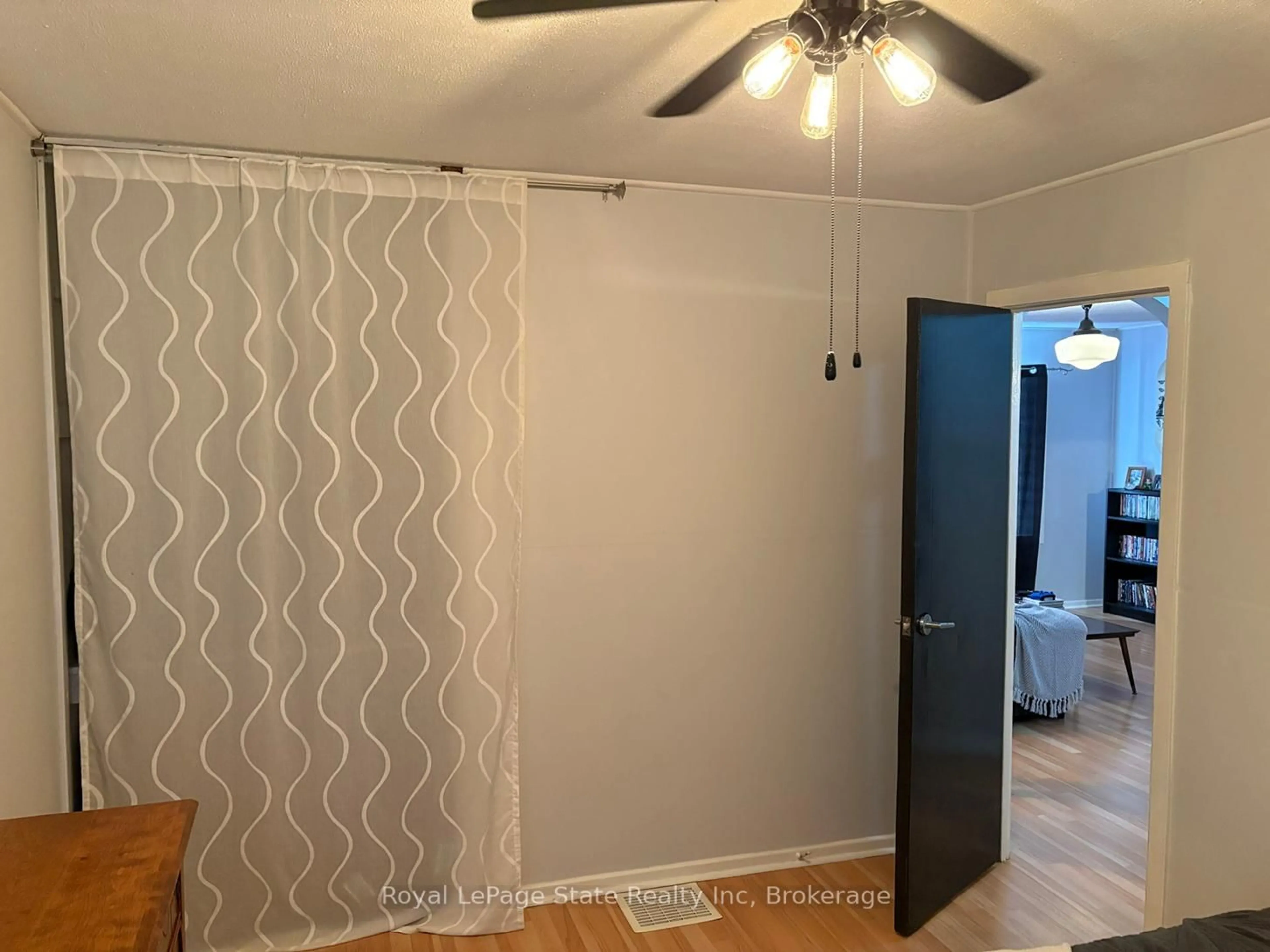 A pic of a room for 42 Avenue Rd, Cambridge Ontario N1R 1B9