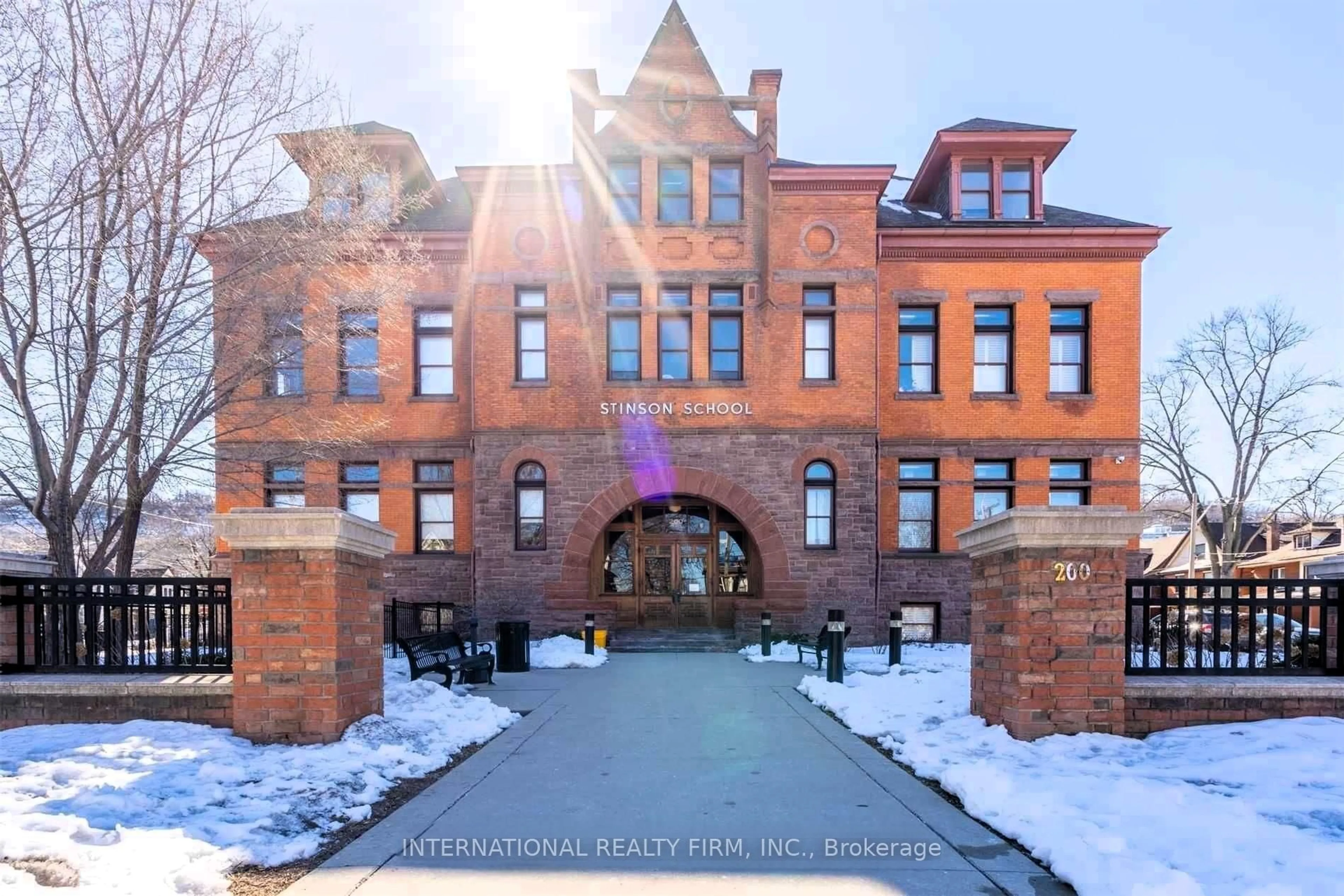 Indoor foyer for 200 Stinson St #PH16, Hamilton Ontario L8N 4J5