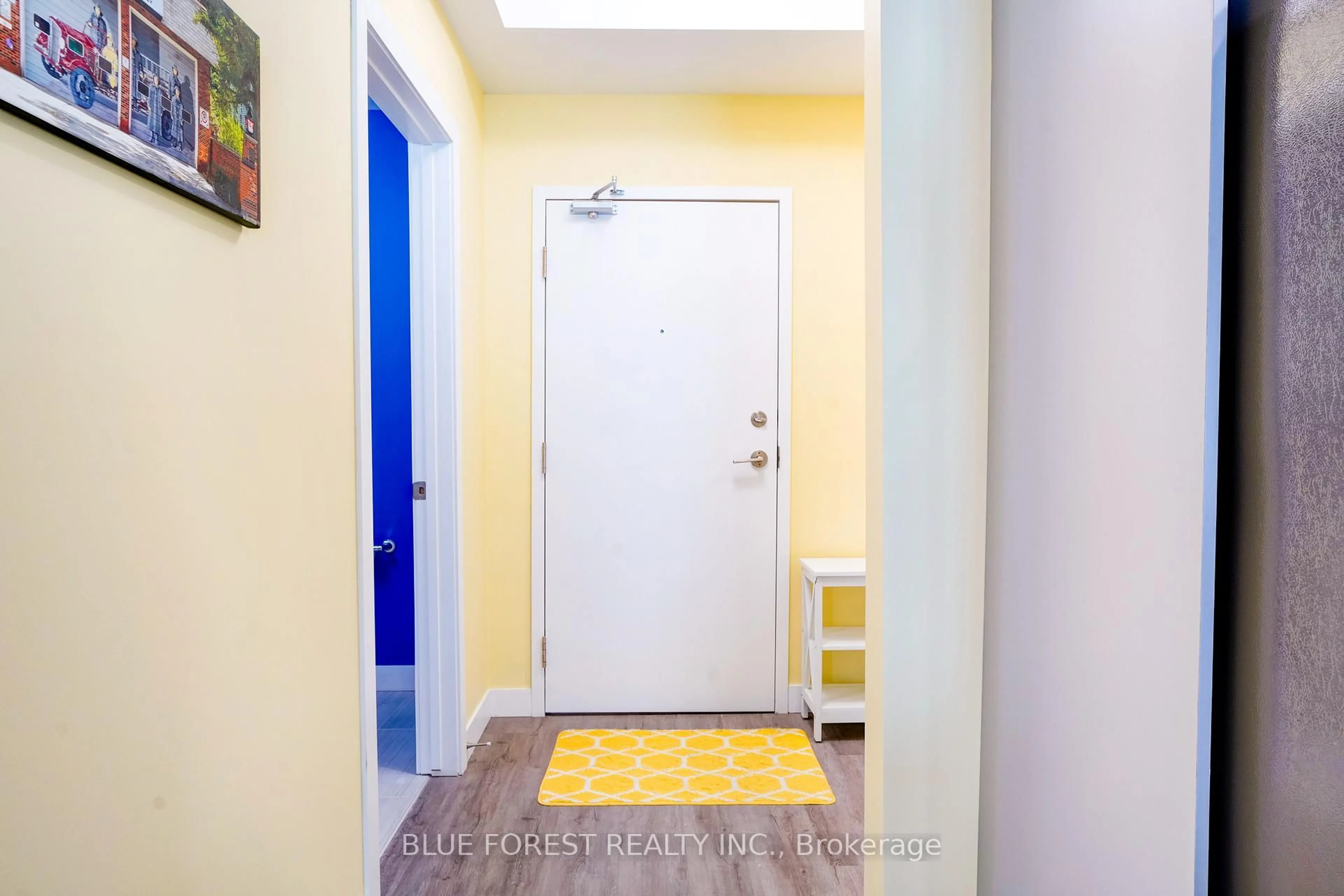 Indoor entryway for 100 The Promenade #111, Central Elgin Ontario N5L 1C5