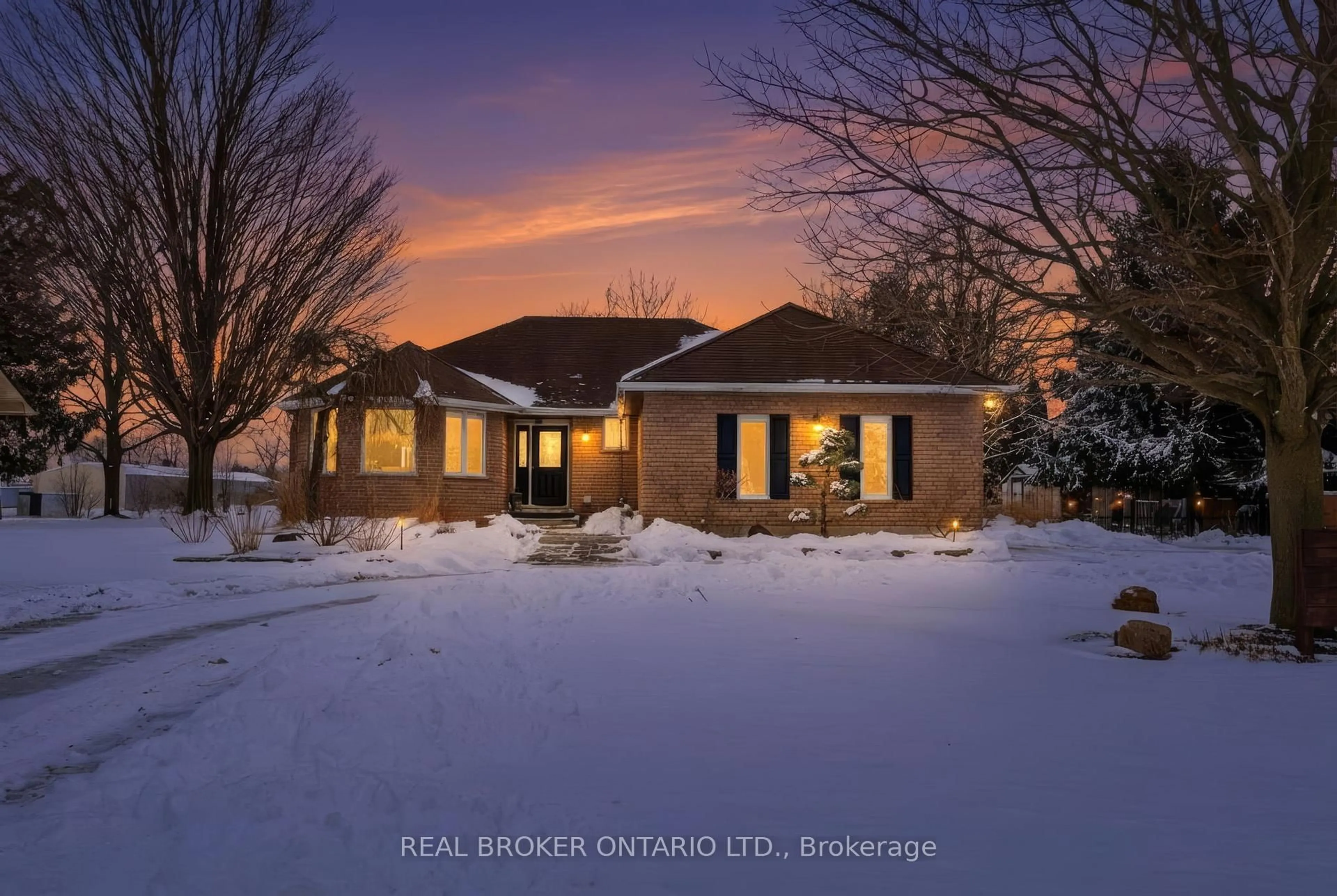 Home with brick exterior material, unknown for 270 Talbot St, Norfolk Ontario N0J 1E0