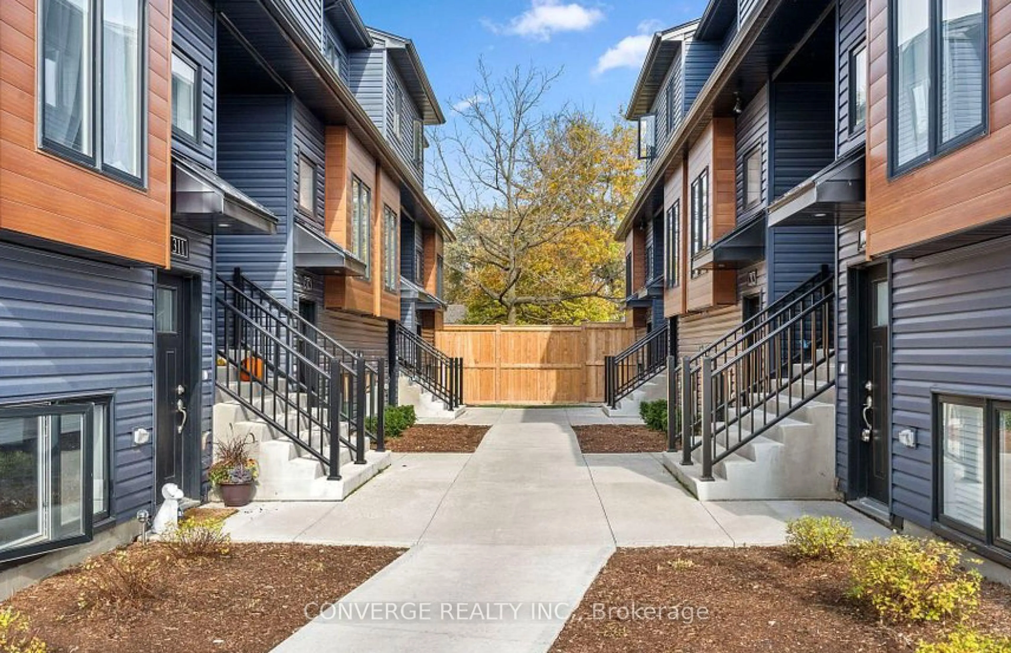 Patio, street for 781 Clare Ave #26, Welland Ontario L3C 0K1