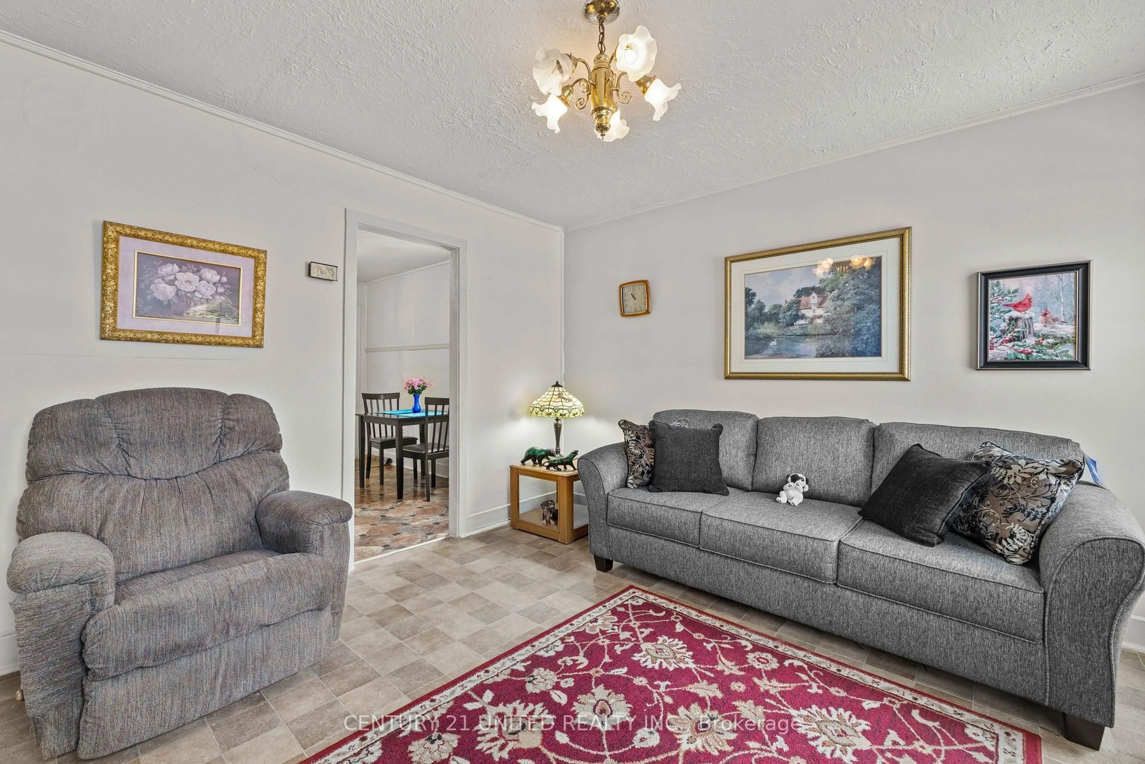 Living room with furniture, unknown for 482 Wellington St, Peterborough Ontario K9H 5C5