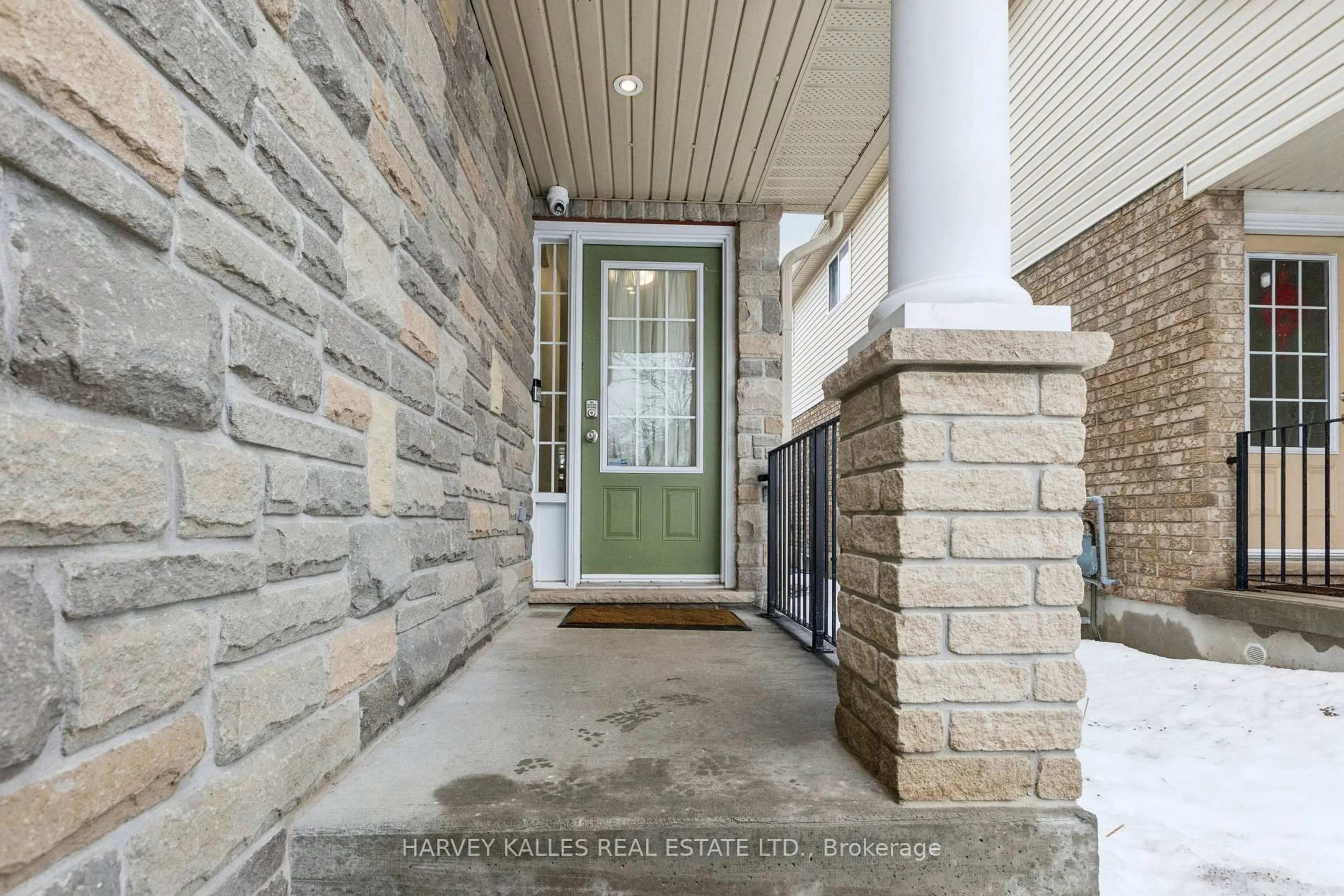 Indoor entryway for 409 Tealby Cres, Waterloo Ontario N2J 4Y8