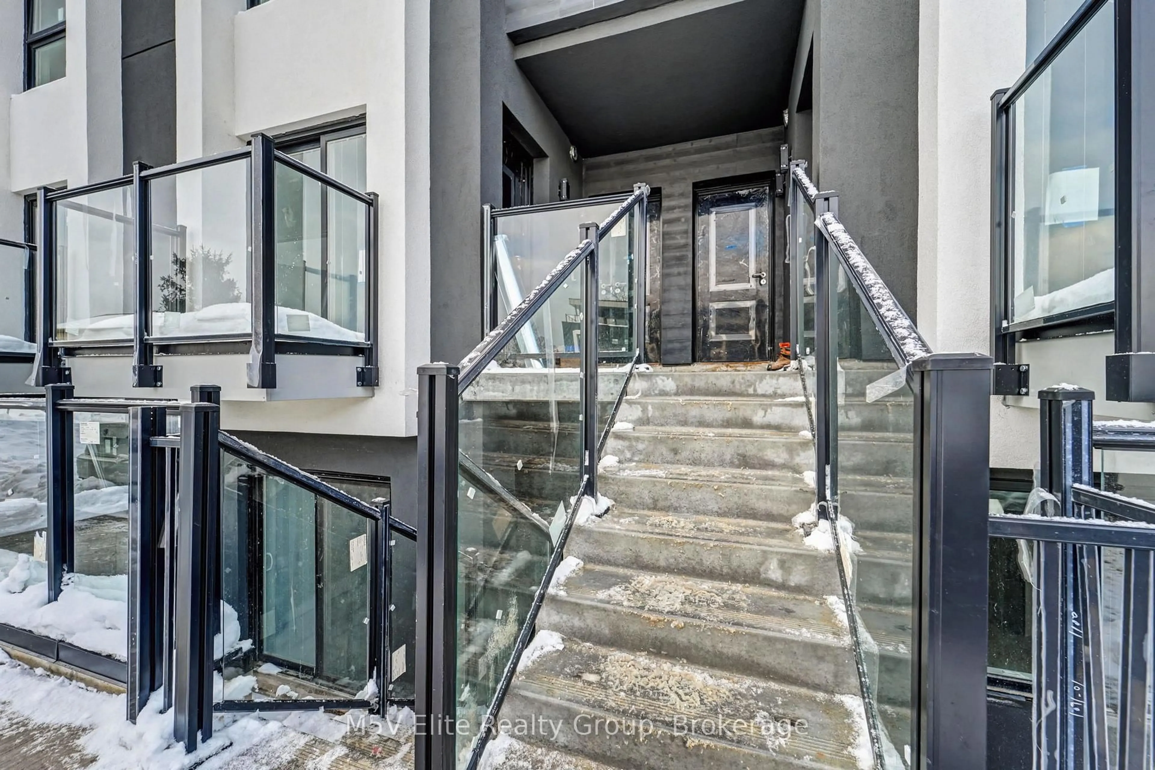 Stairs for 6638 McLeod Rd Rd #318, Niagara Falls Ontario L2G 3G5