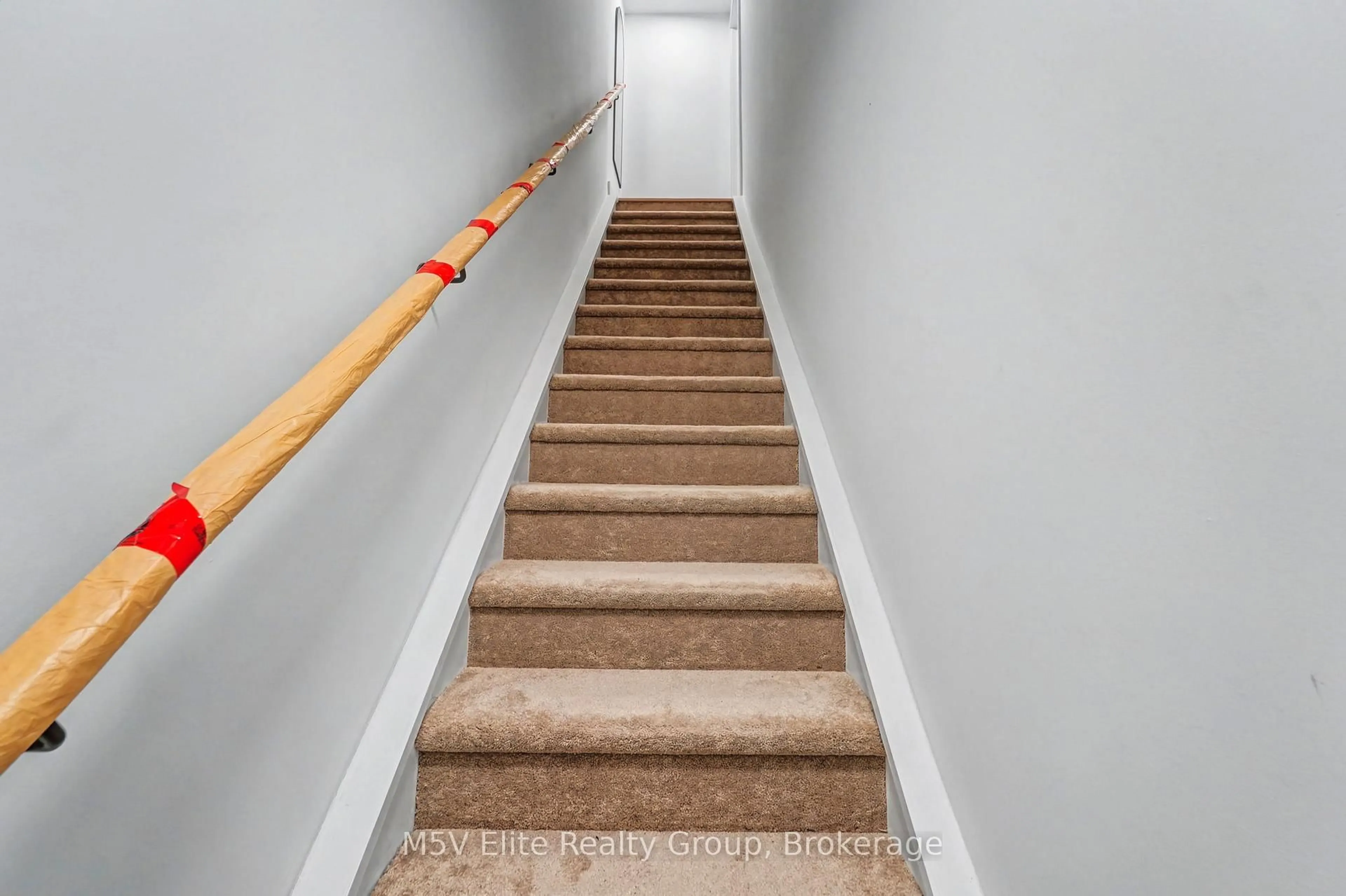 Stairs for 6638 McLeod Rd Rd #318, Niagara Falls Ontario L2G 3G5