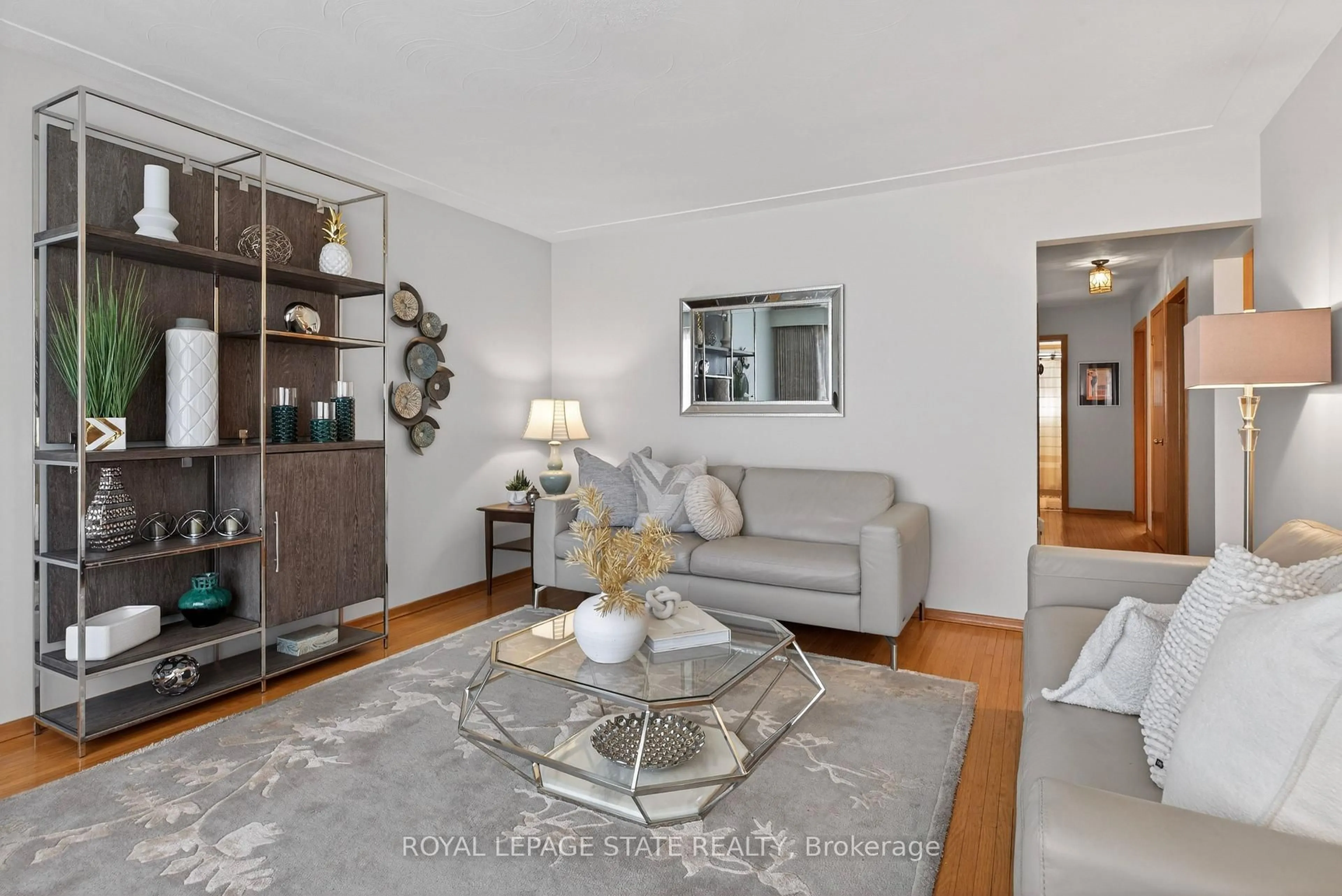 Living room with furniture, unknown for 624 Seventh Ave, Hamilton Ontario L8V 1Y8