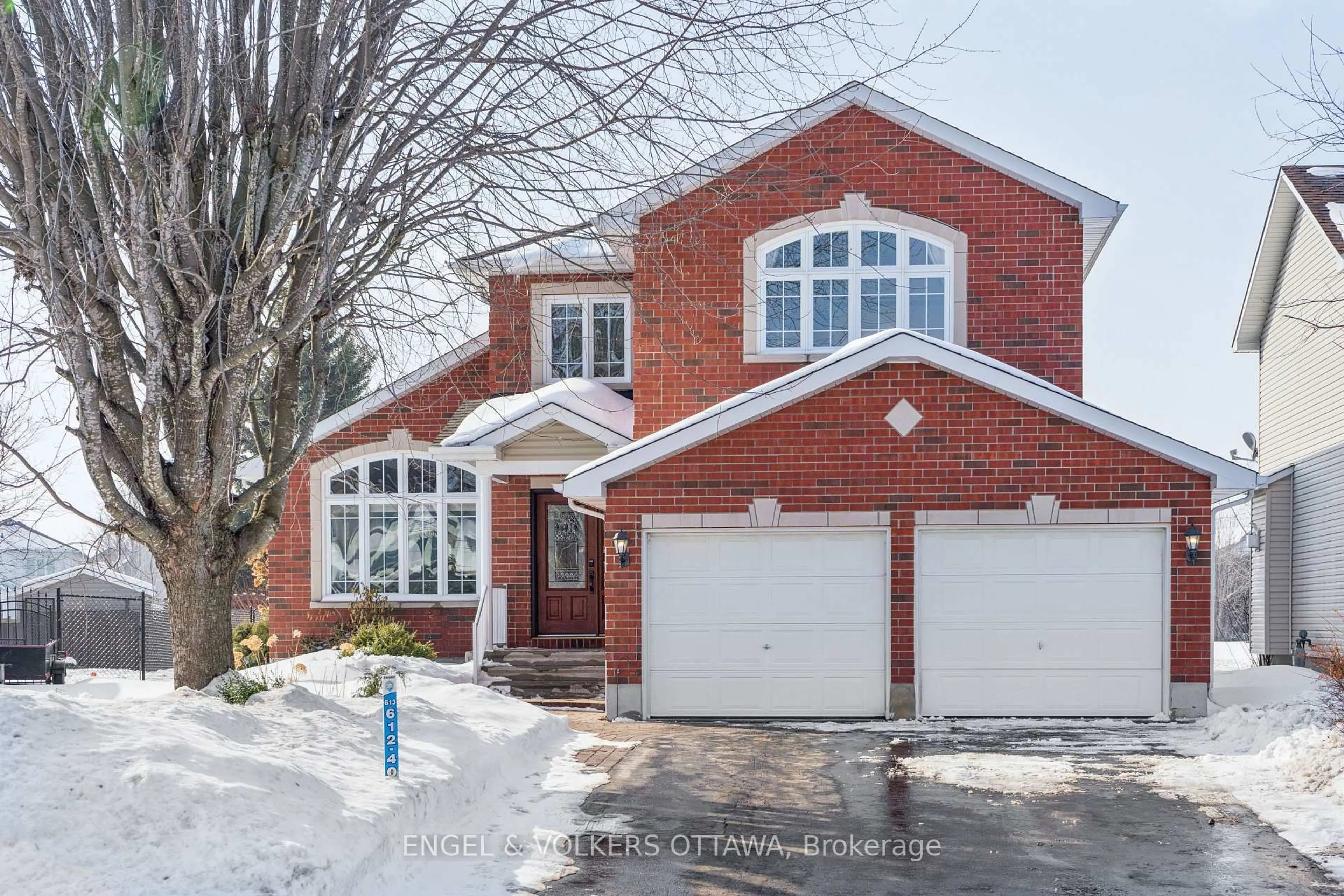 Home with brick exterior material, street for 76 Frontenac Blvd, Russell Ontario K0A 1W0