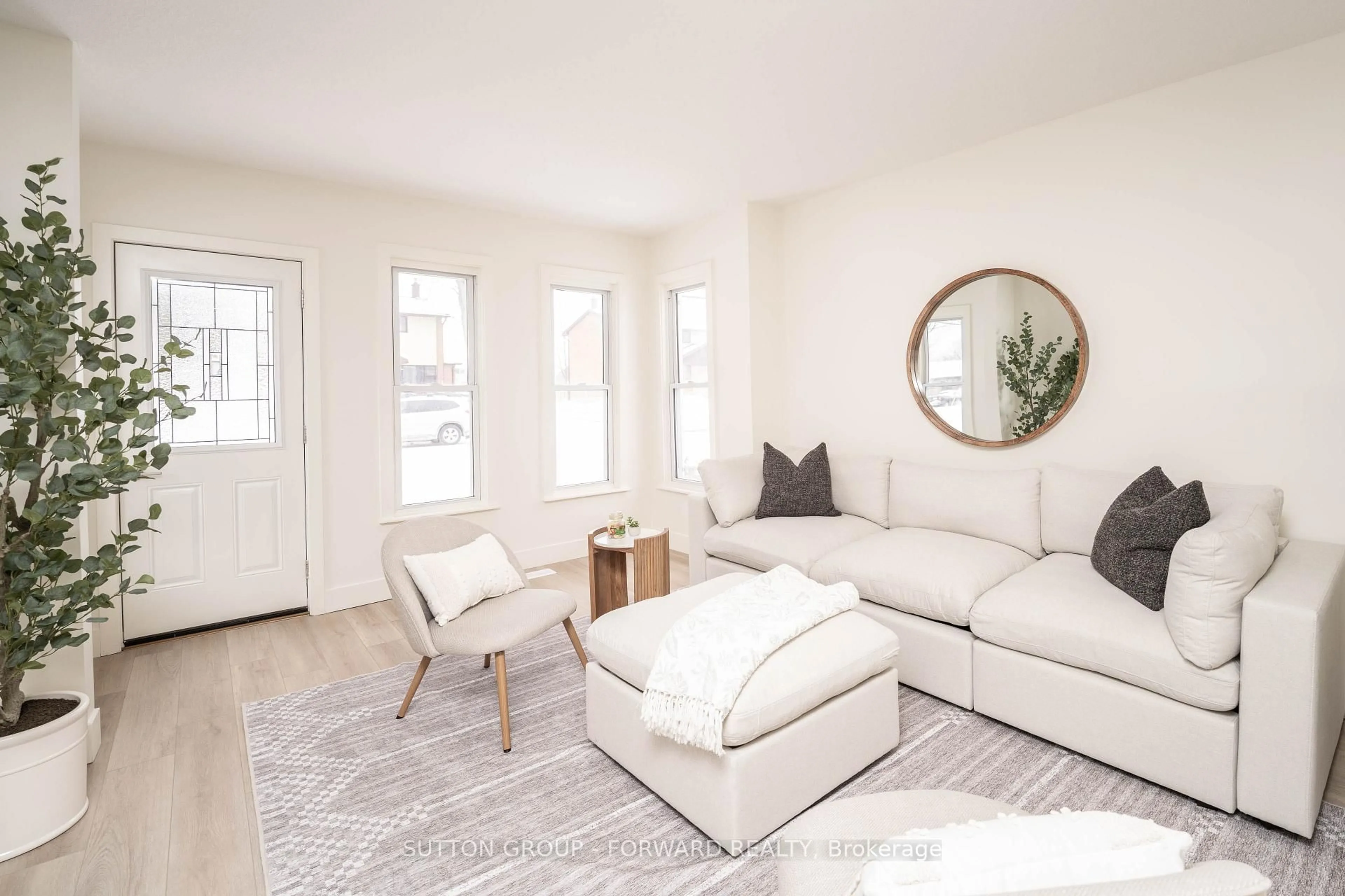 Living room with furniture, unknown for 65 Myrtle St, Aylmer Ontario N5H 2H6