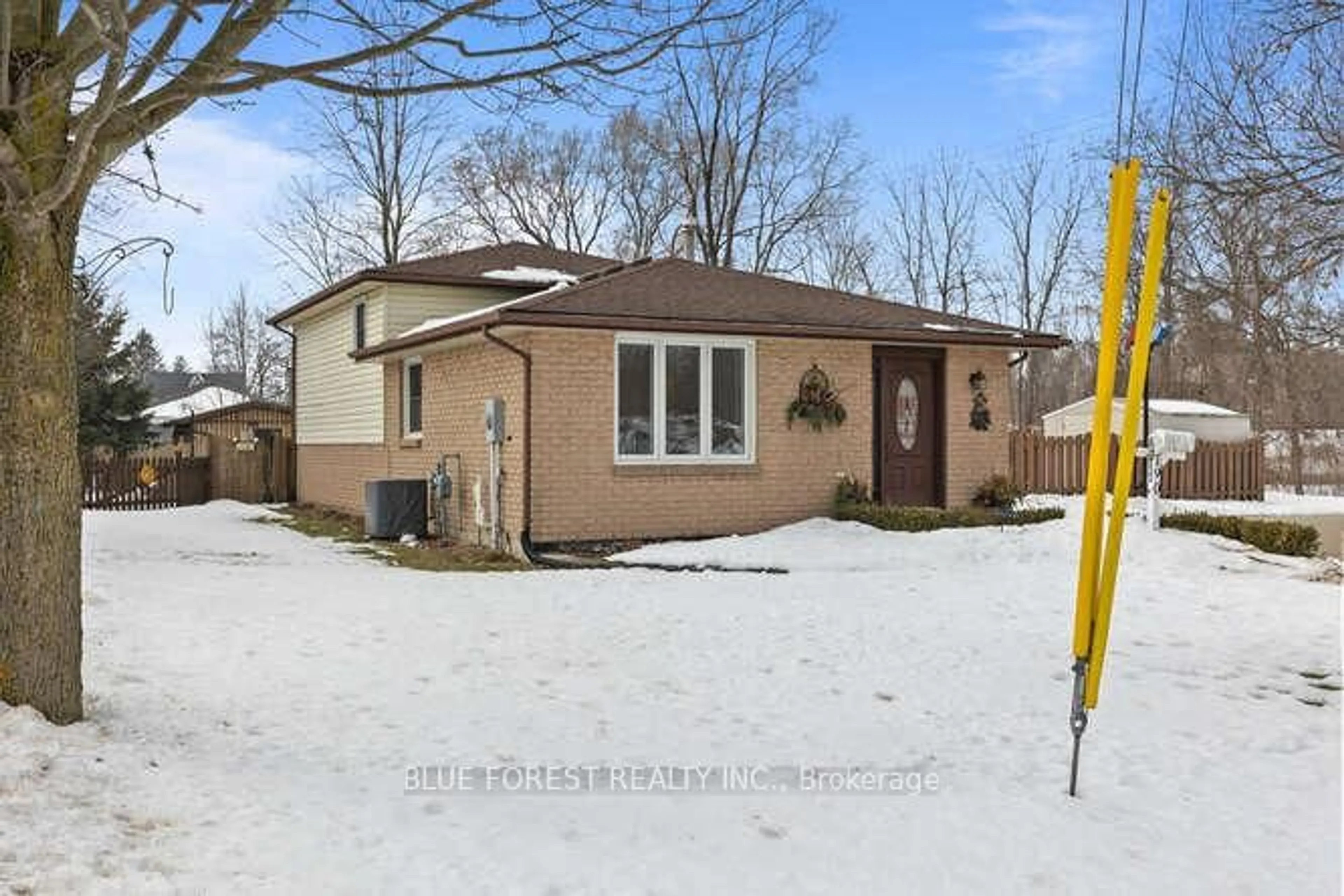 Unknown for 190 Elizabeth St, Southwest Middlesex Ontario N0L 1M0