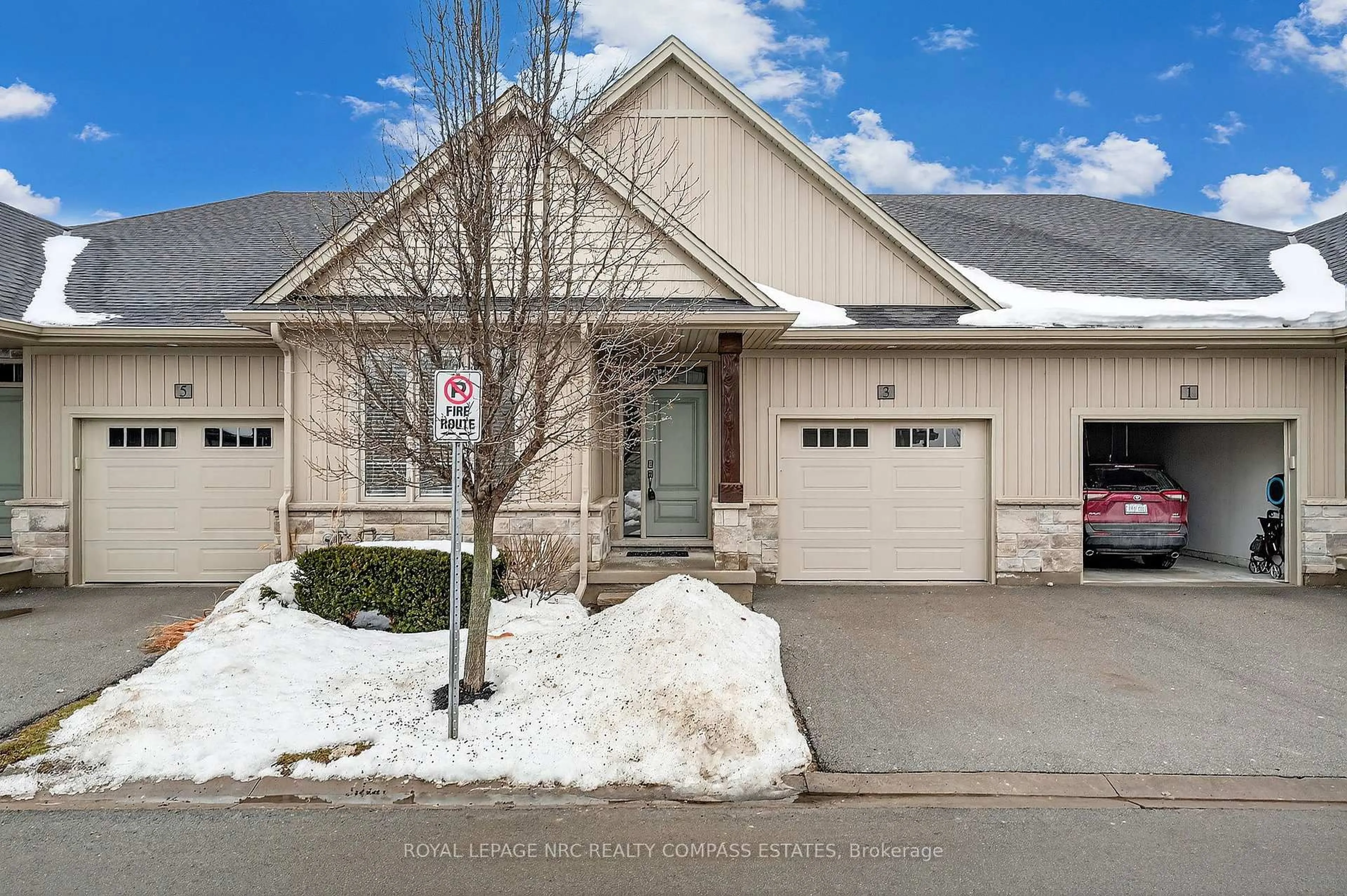 Unknown for 3 Tabitha Crt, St. Catharines Ontario L2M 0C1