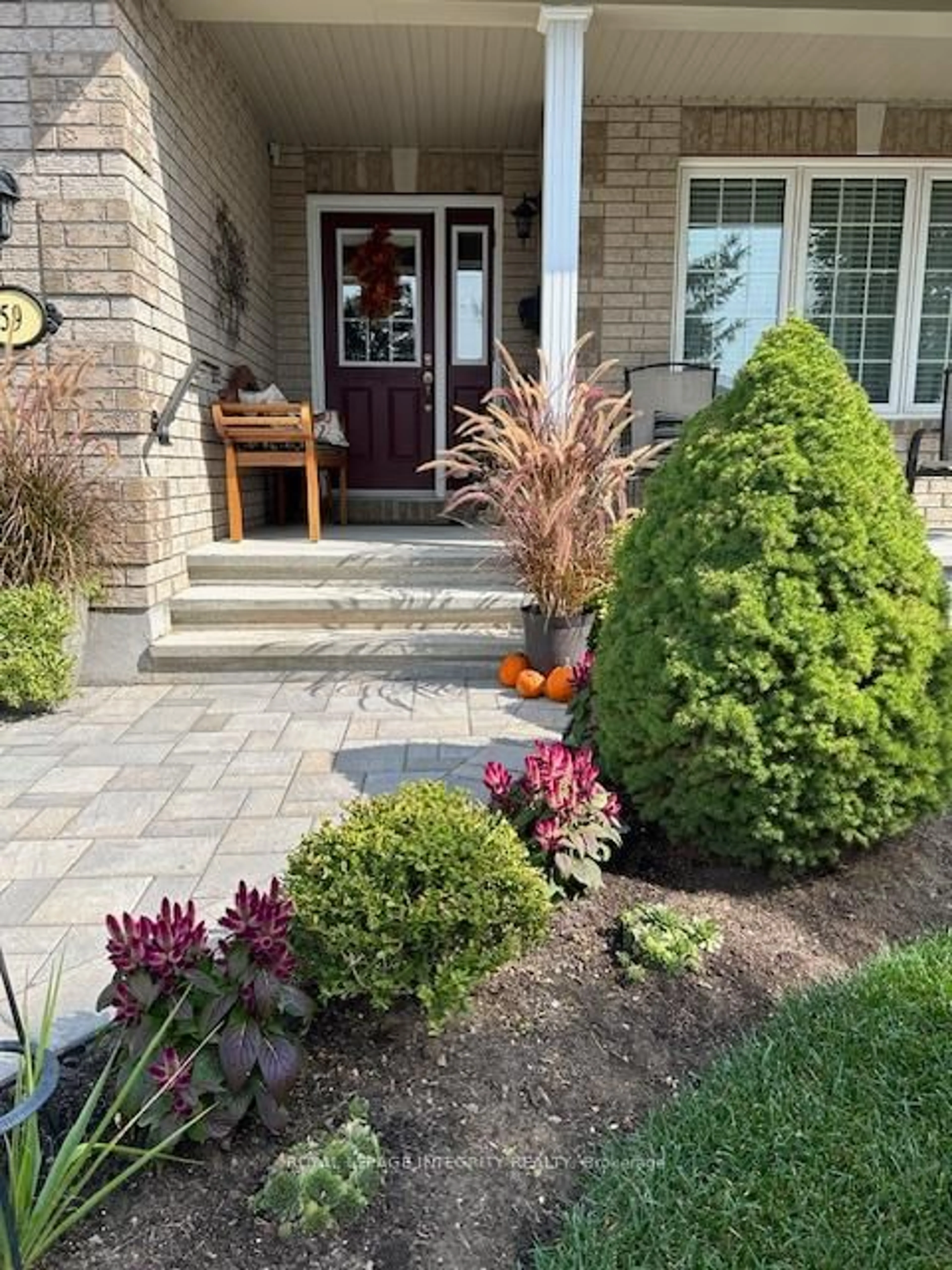 Indoor entryway for 59 Johanna St, Almonte Ontario K0A 1A0