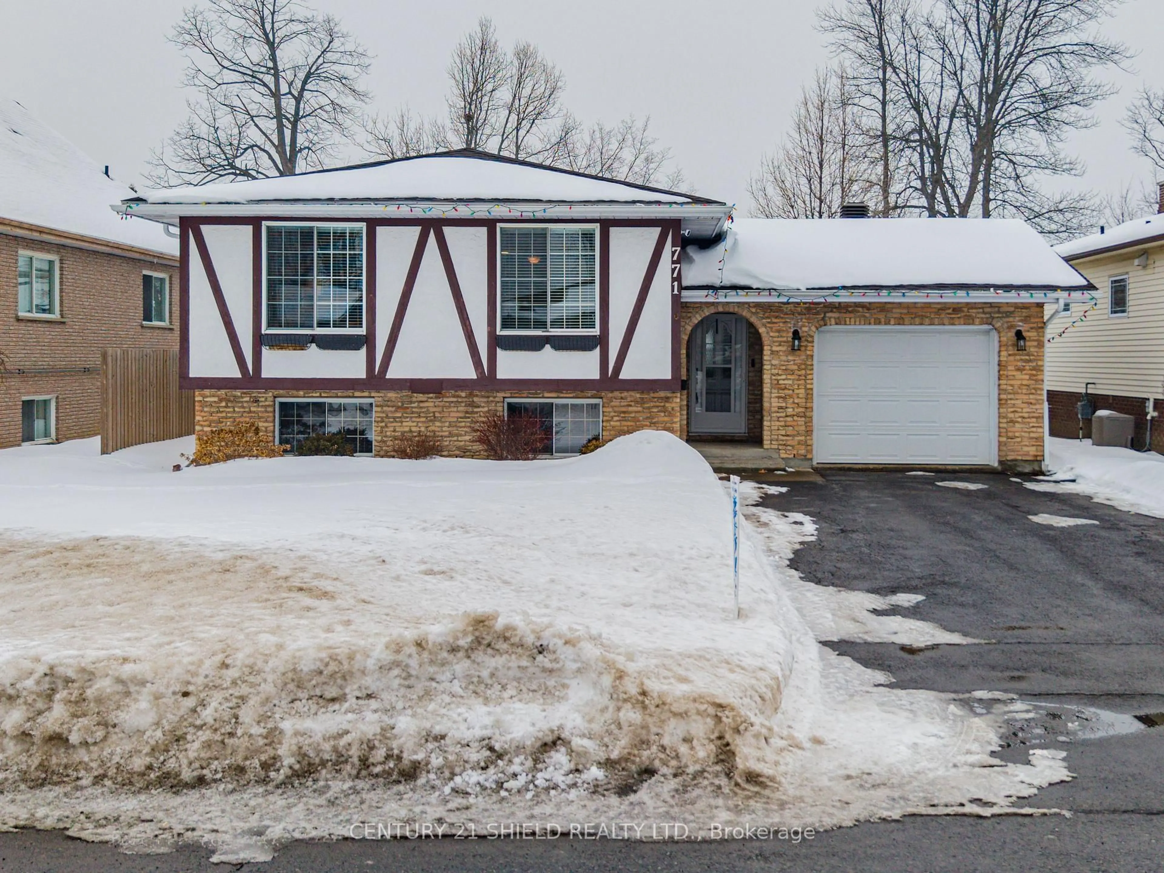 Unknown for 771 Laflin Ave, Cornwall Ontario K6J 3M6