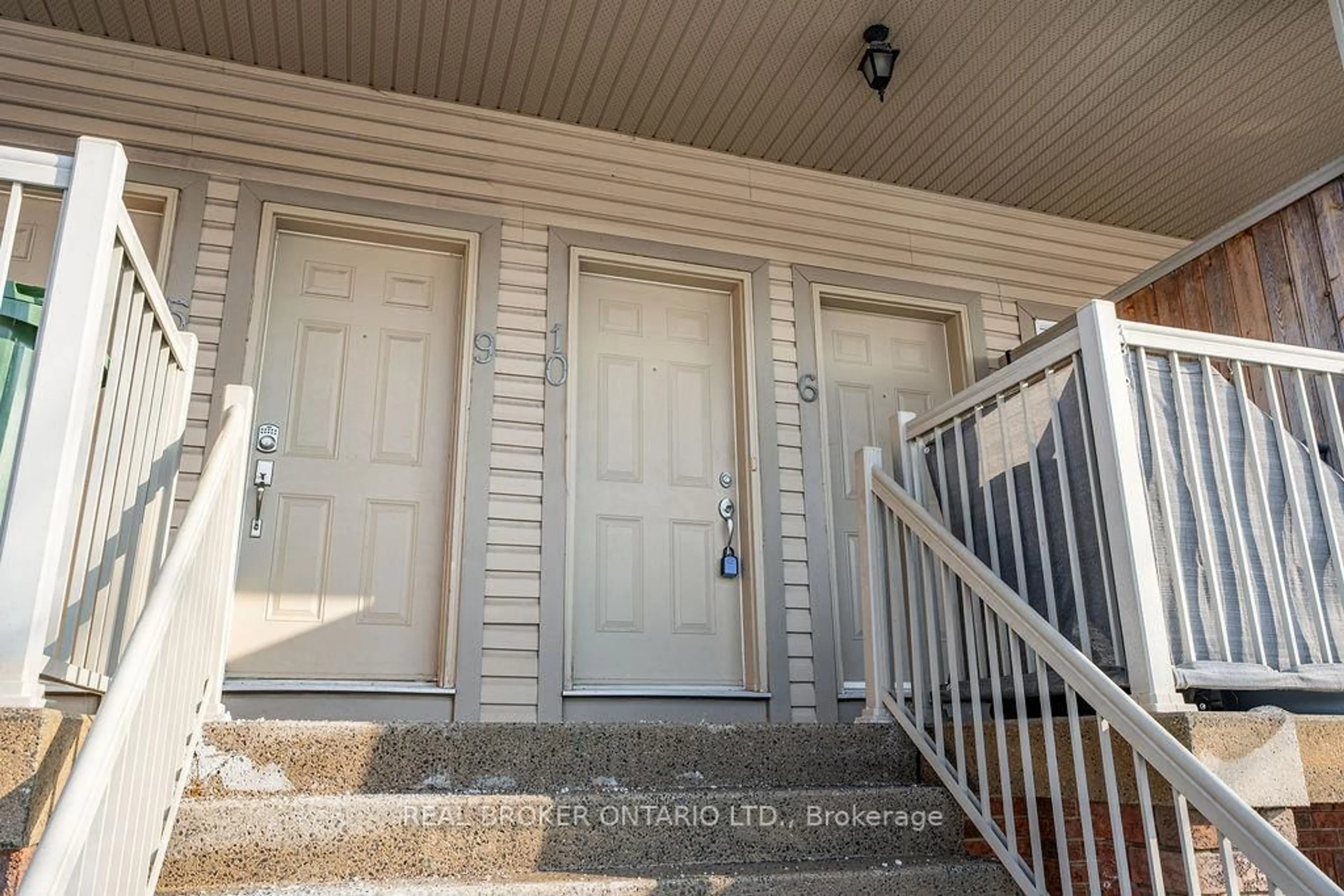 Indoor entryway for 165 Waterbridge Dr #10, Ottawa Ontario K2G 7G3