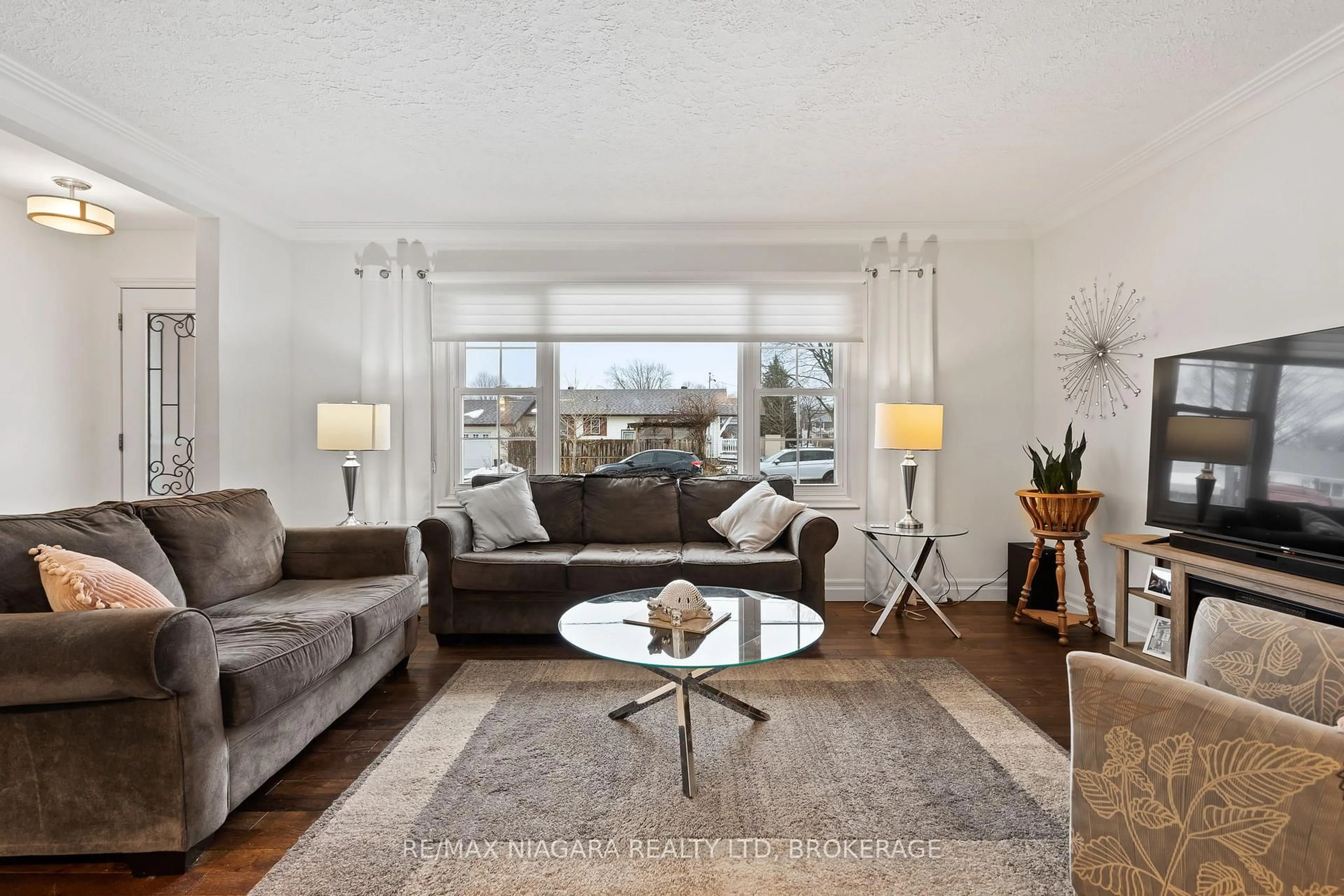 Living room with furniture, unknown for 13 Robert St, St. Catharines Ontario L2N 5N2