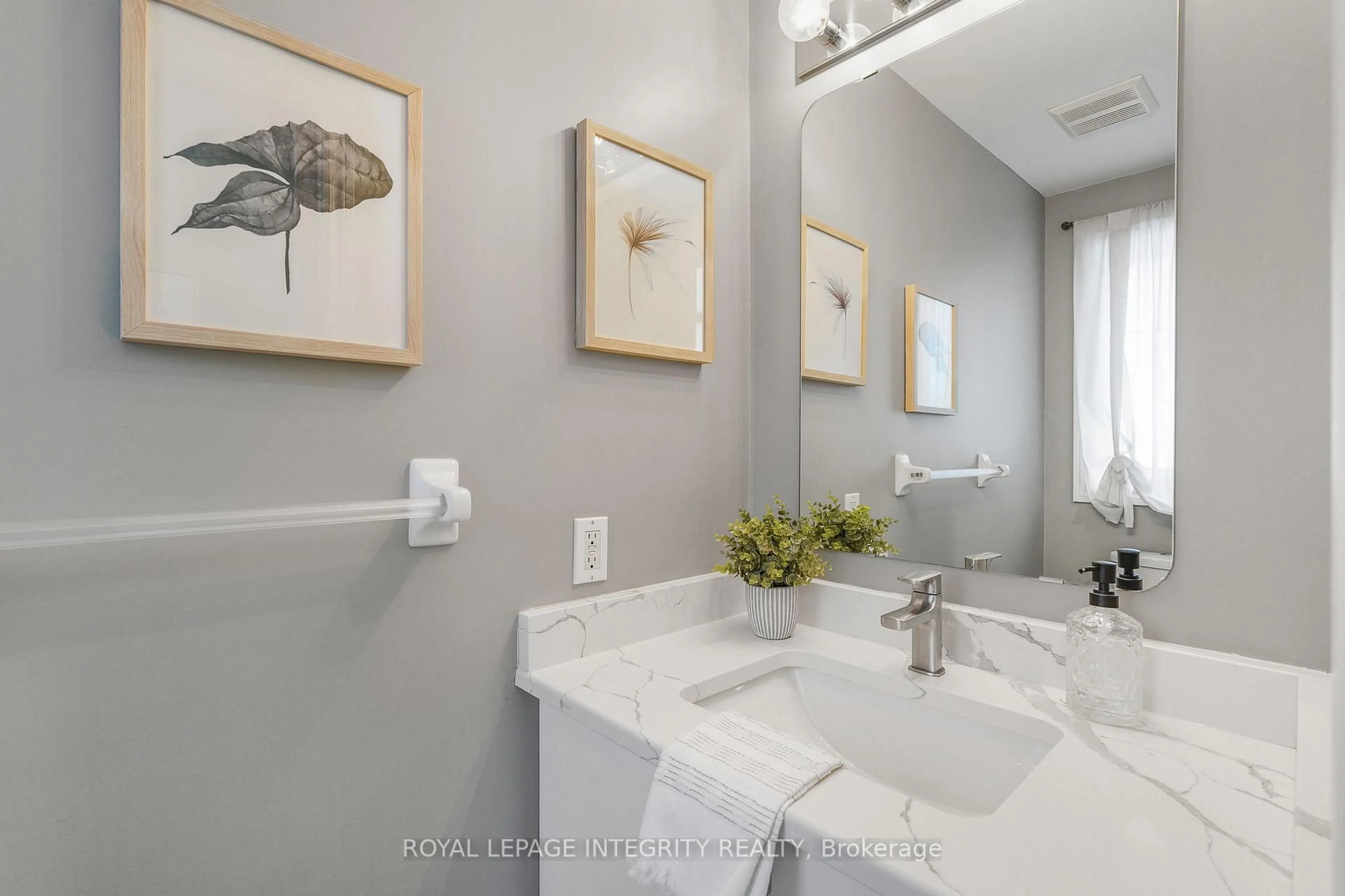 Contemporary bathroom, ceramic/tile floor for 1033 Markwick Cres, Ottawa Ontario K4A 4X5