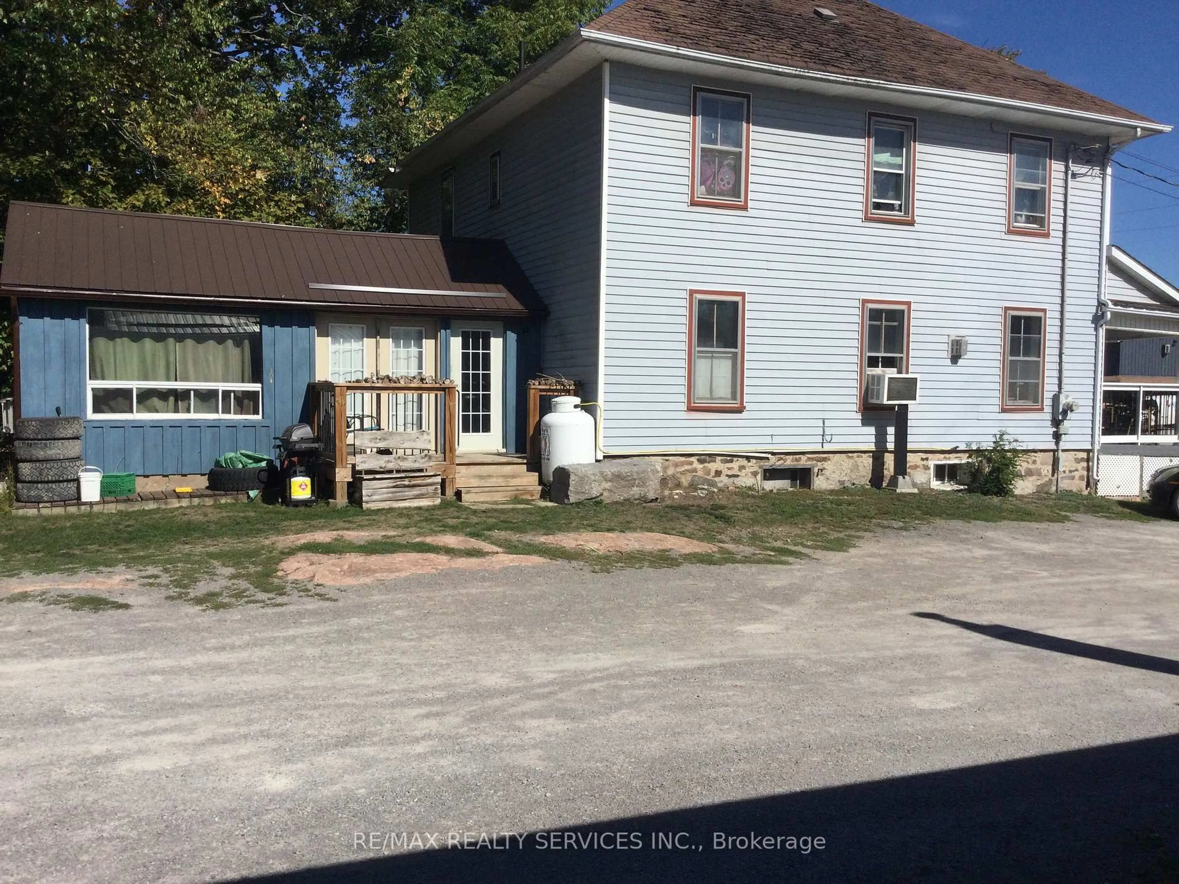 A pic from outside/outdoor area/front of a property/back of a property/a pic from drone, street for 1925 Lakehurst Rd, Trent Lakes Ontario K9J 6X2