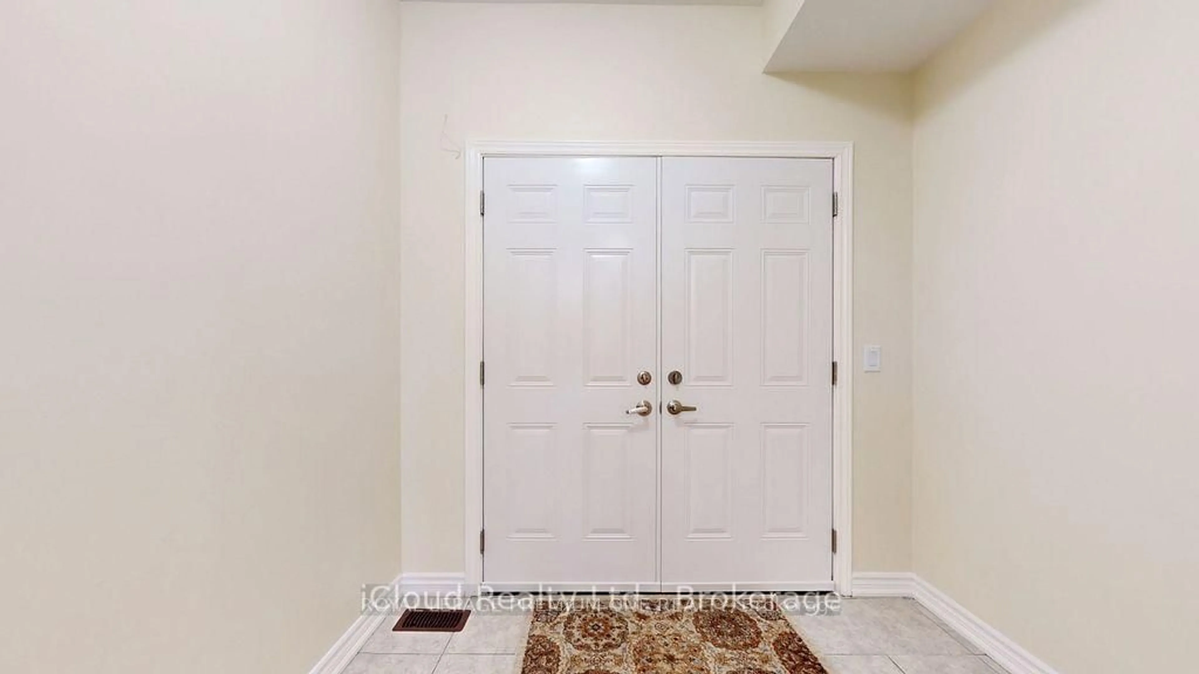 Indoor entryway for 344 Ridley Cres, Southgate Ontario N0C 1B0