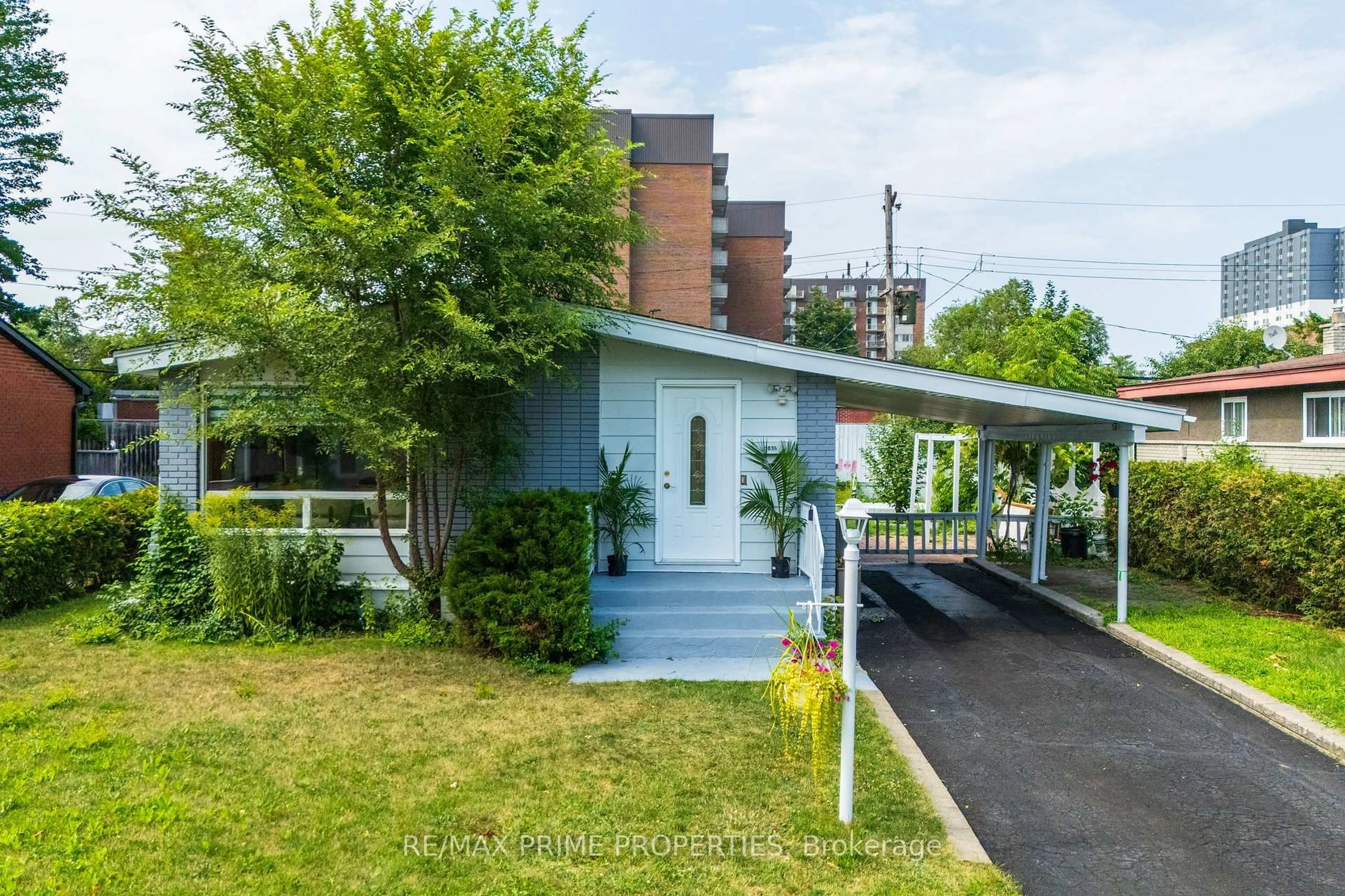 Unknown for 1035 Connery Ave, Ottawa Ontario K1G 2N9