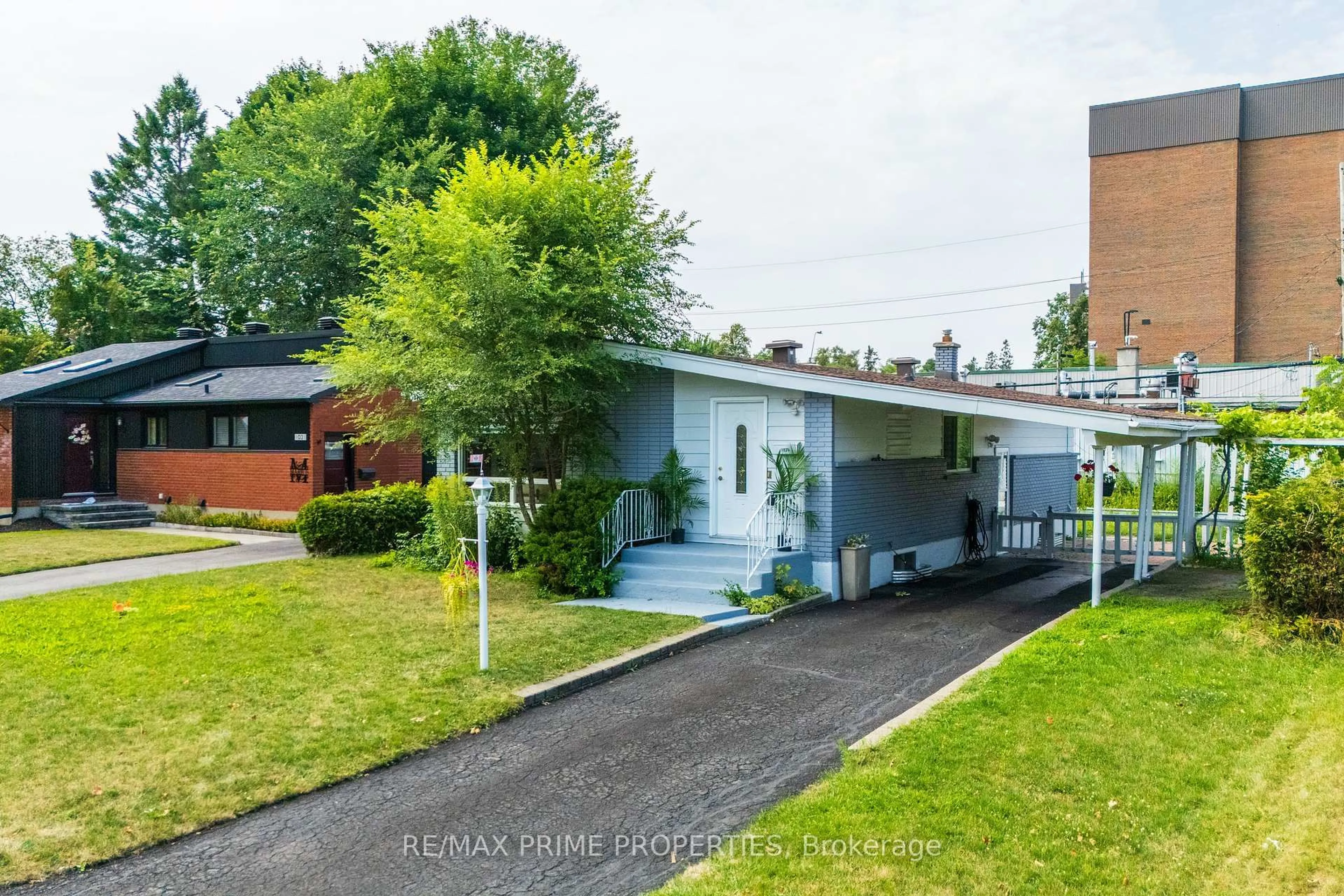 Unknown for 1035 Connery Ave, Ottawa Ontario K1G 2N9