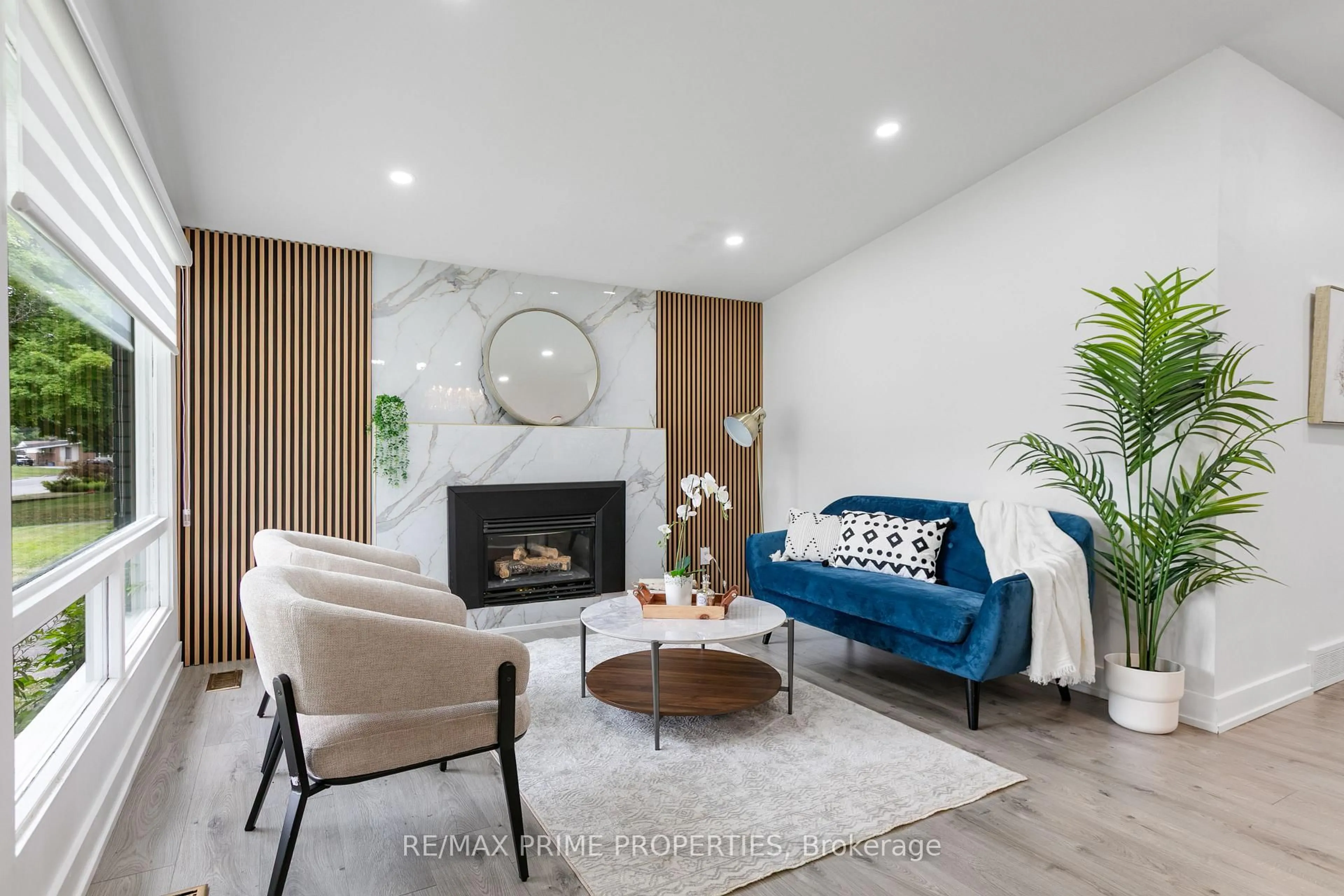 Living room with furniture, unknown for 1035 Connery Ave, Ottawa Ontario K1G 2N9