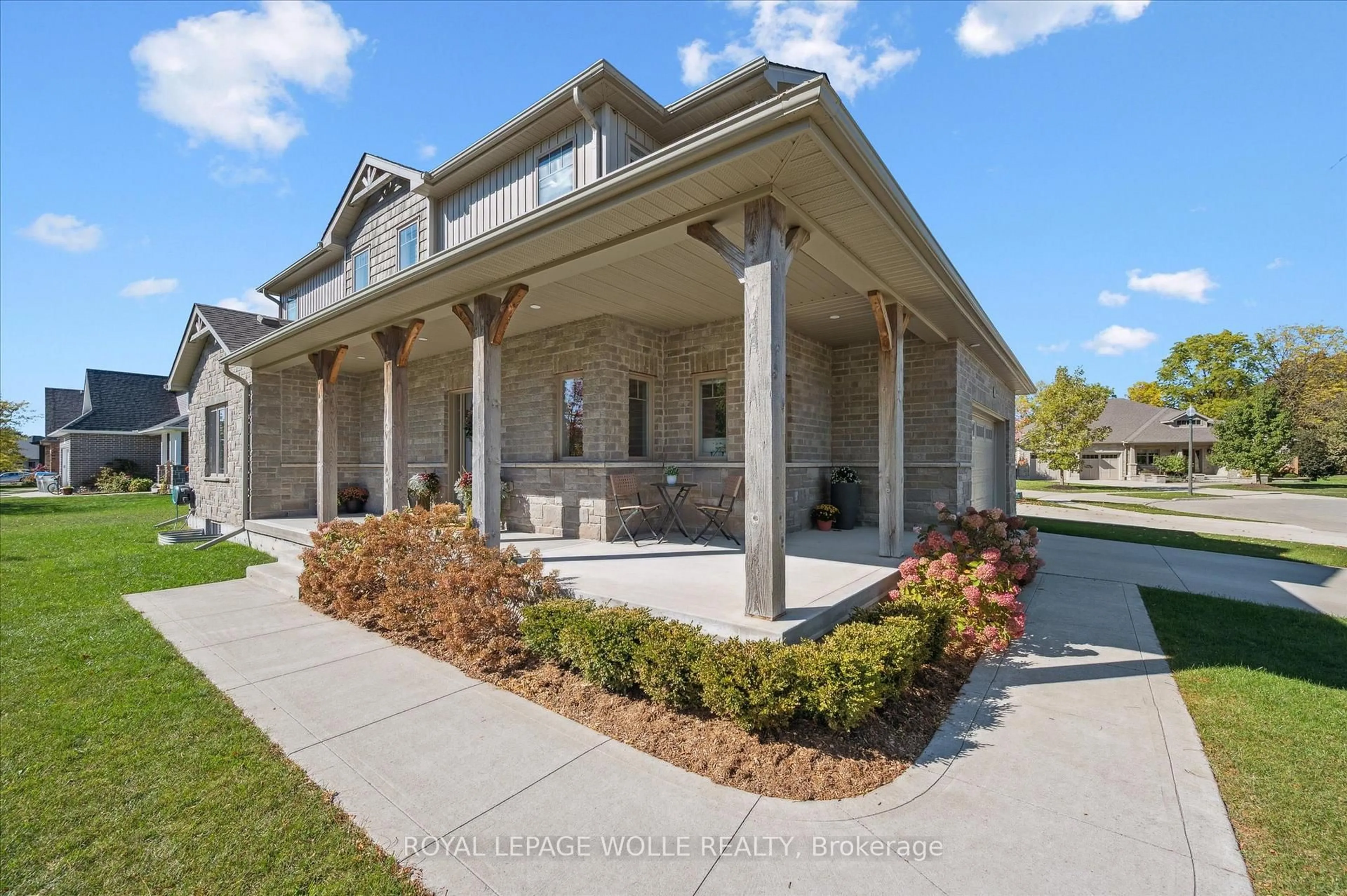 Unknown for 8 Griffith Crt, North Perth Ontario N4W 0G1