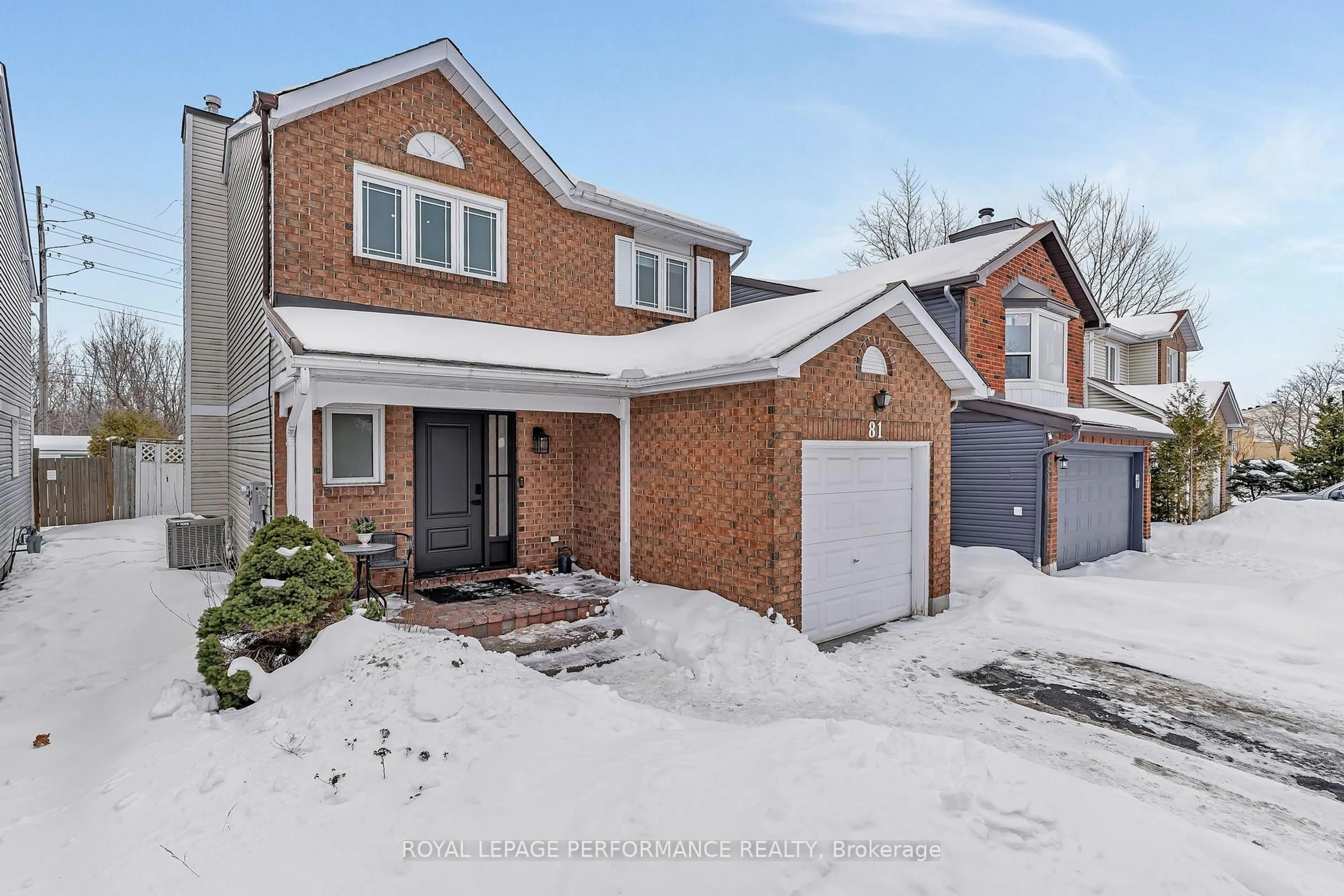 A pic from outside/outdoor area/front of a property/back of a property/a pic from drone, street for 81 Saddle Cres, Ottawa Ontario K1G 5L3