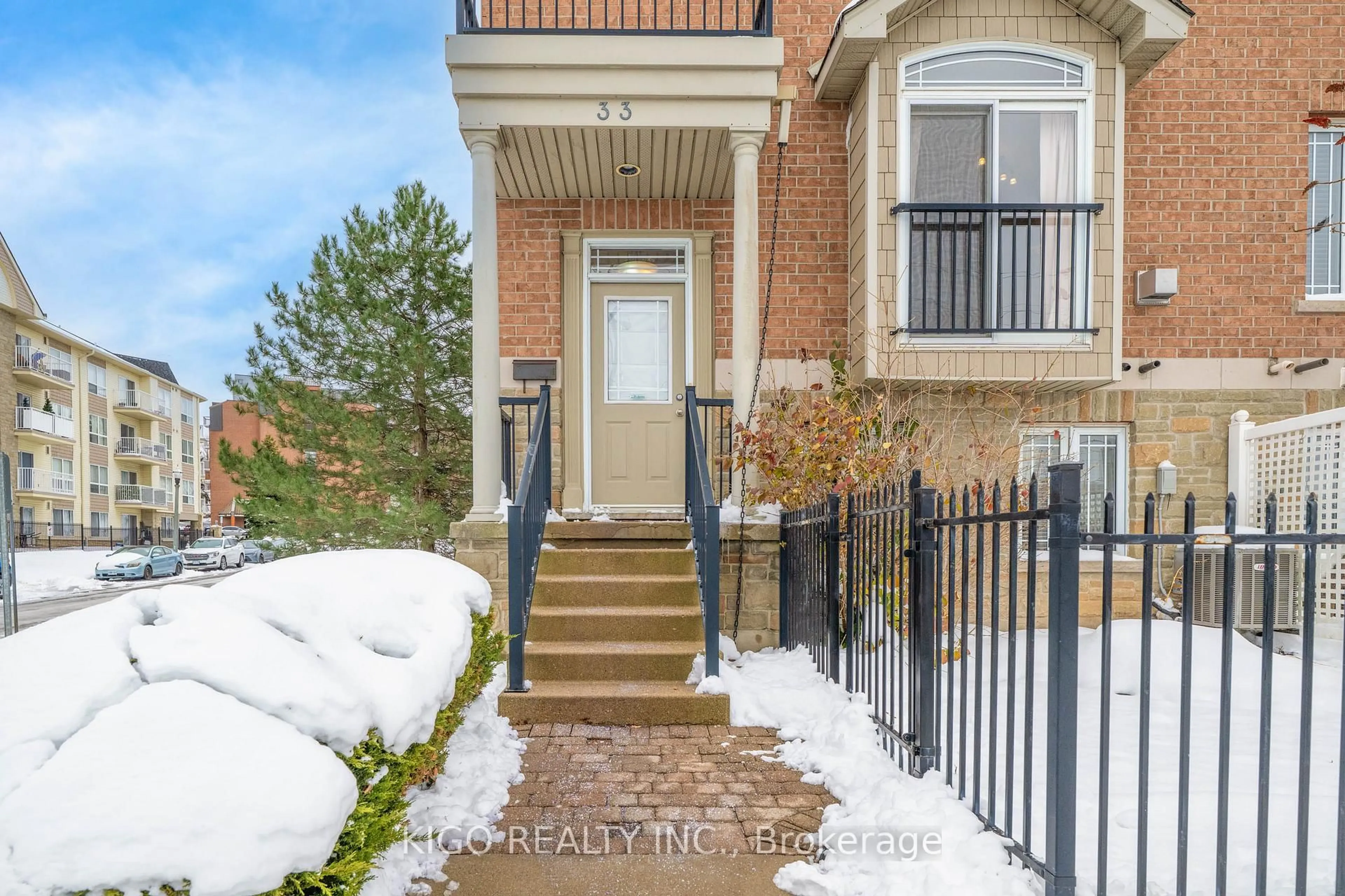 Unknown for 33 Wellington St, Cambridge Ontario N1R 8N4