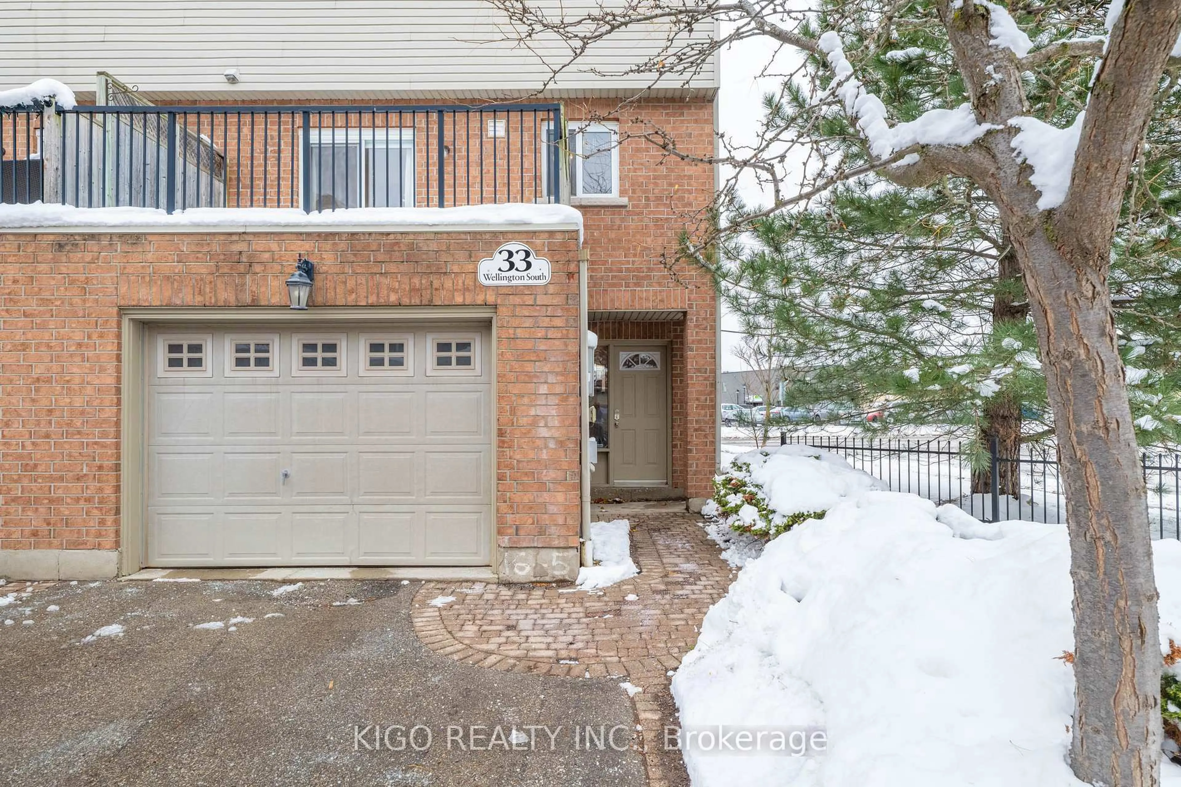 Unknown for 33 Wellington St, Cambridge Ontario N1R 8N4