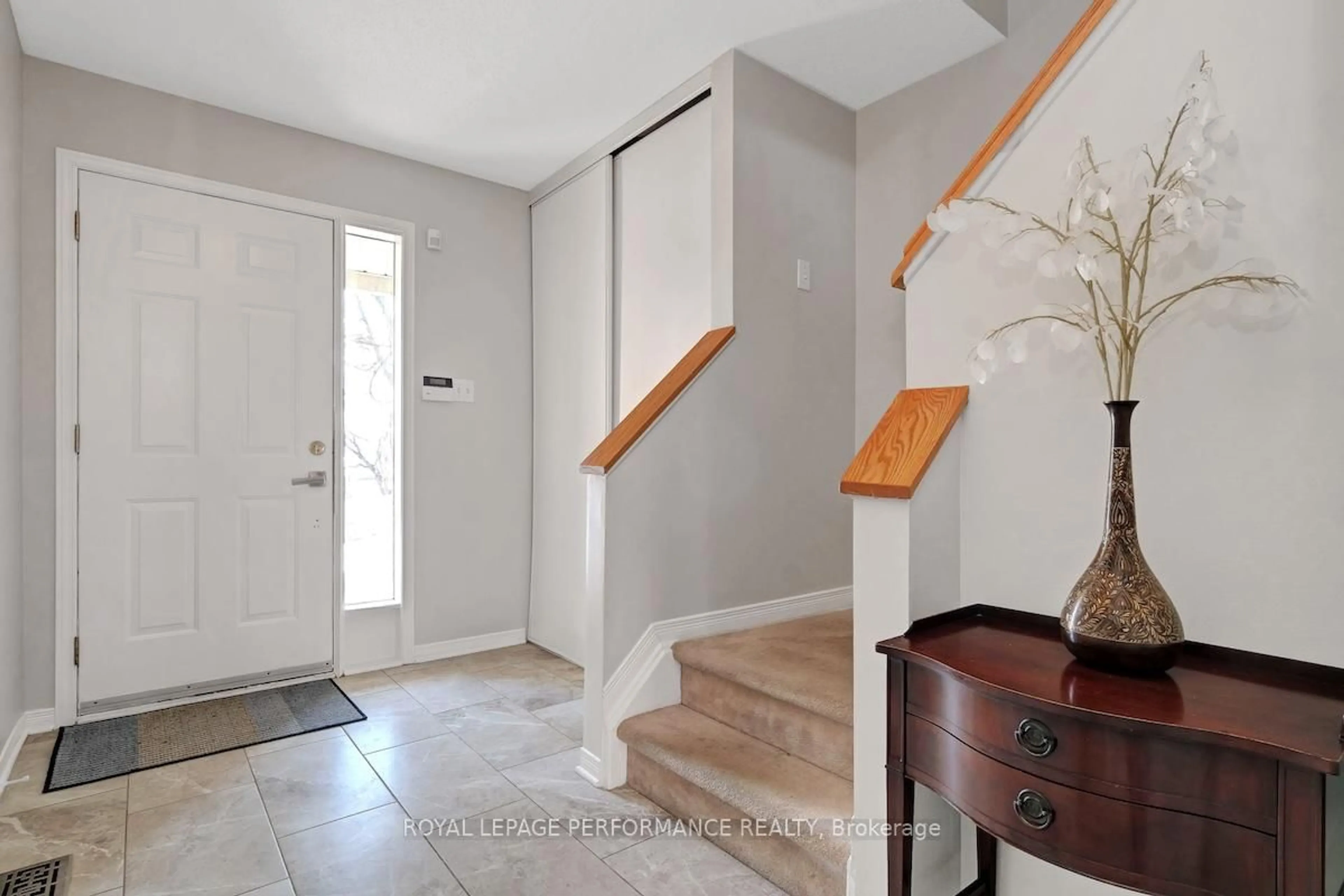 Indoor entryway for 175 Arcola Private, Ottawa Ontario K1K 4W9