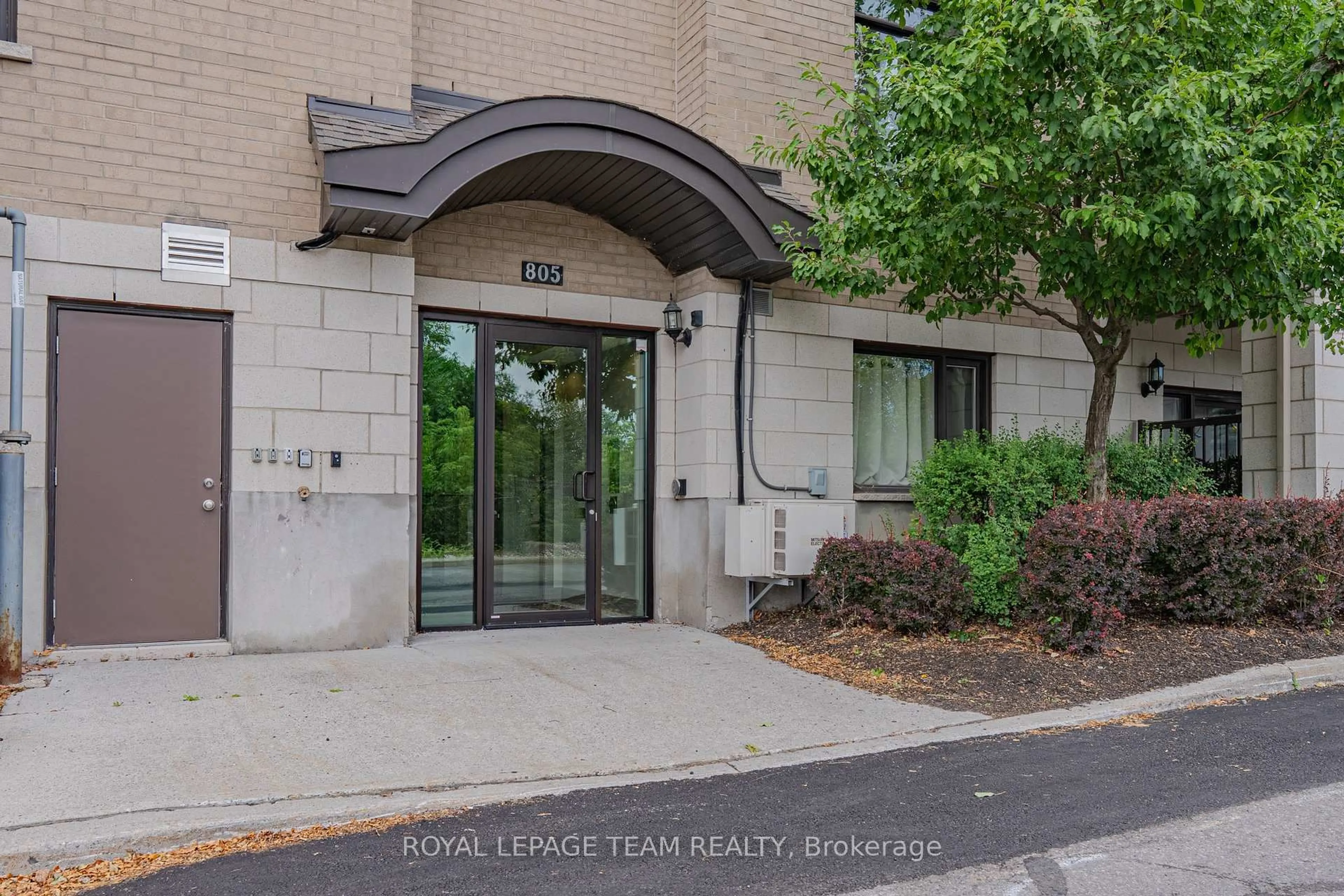 Unknown for 805 Beauparc Private #304, Ottawa Ontario K1J 0B5