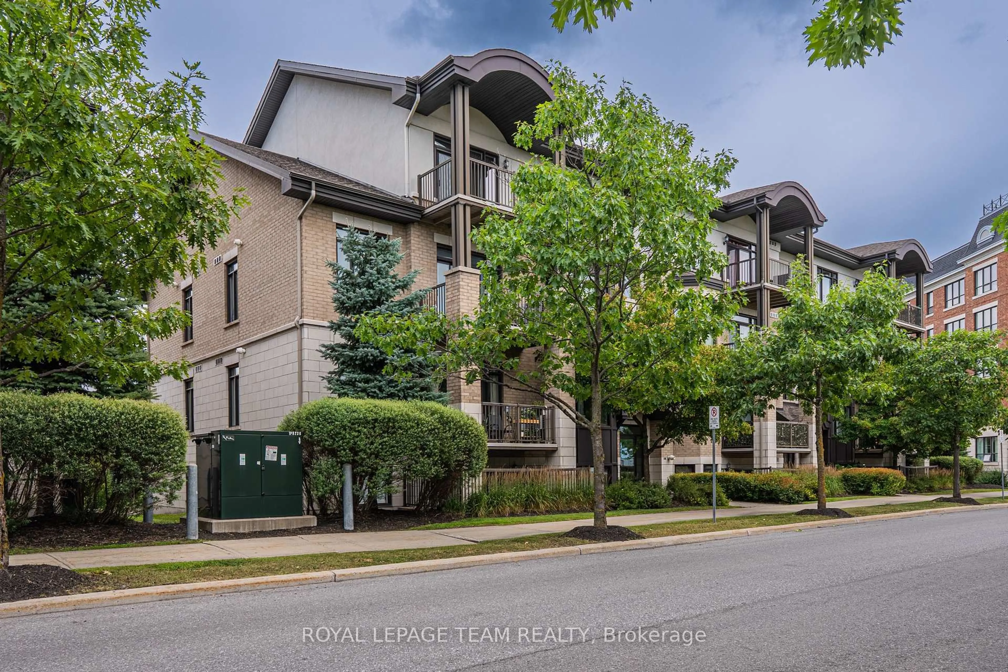 Unknown for 805 Beauparc Private #304, Ottawa Ontario K1J 0B5