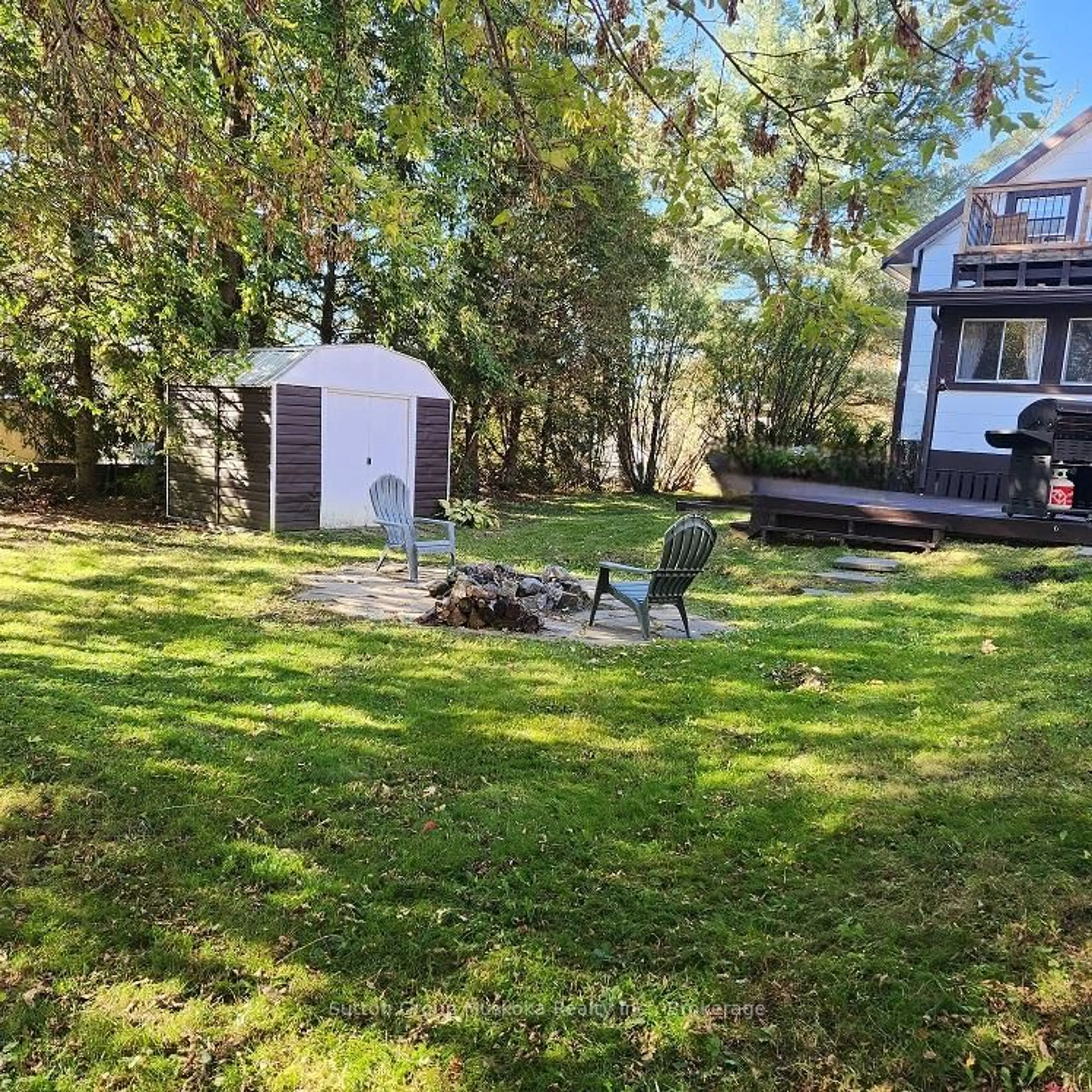 A pic from outside/outdoor area/front of a property/back of a property/a pic from drone, water/lake/river/ocean view for 142 Queen St, Burk's Falls Ontario P0A 1C0