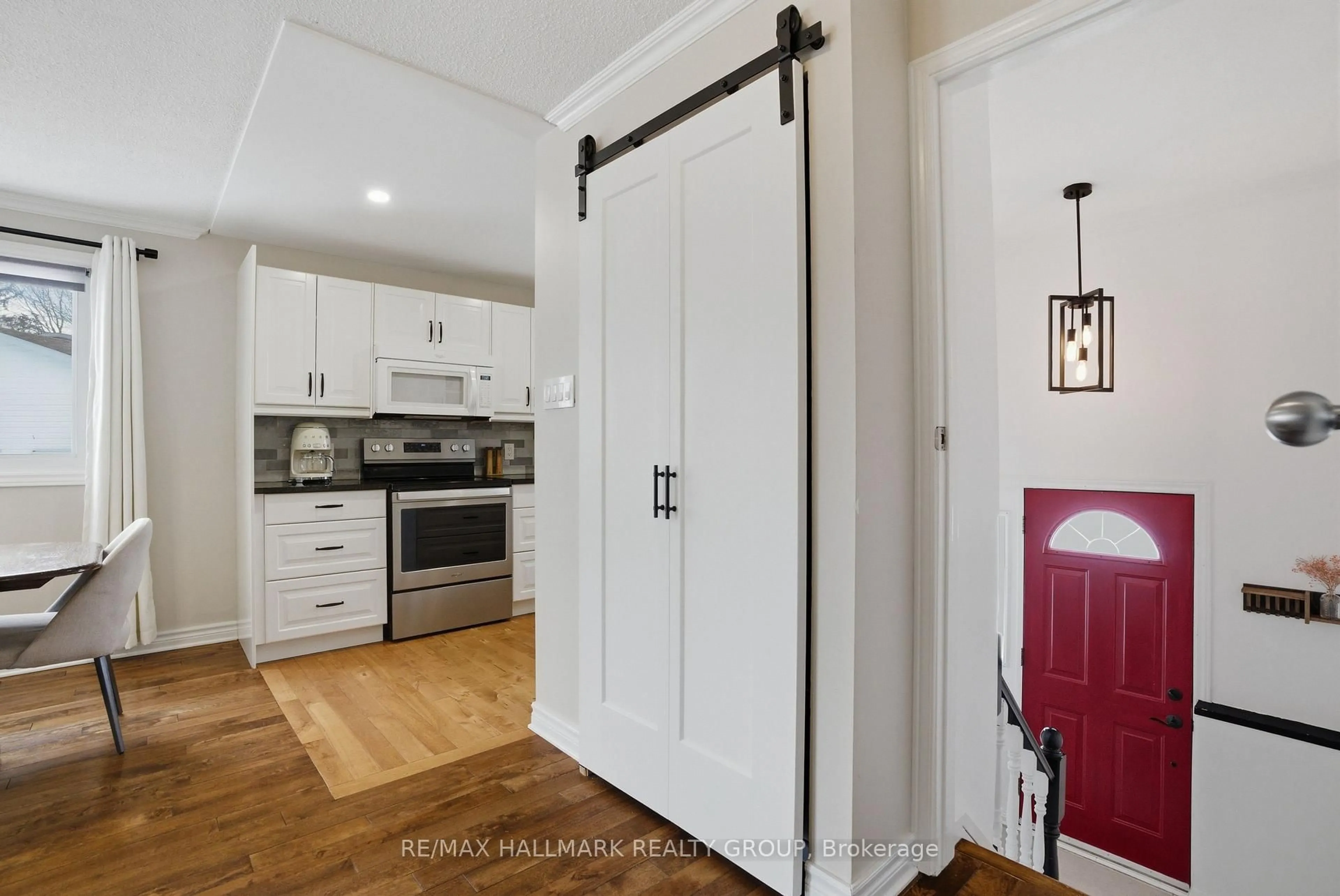 Open concept kitchen, unknown for 24 Binscarth Cres, Kanata Ontario K2L 1S1