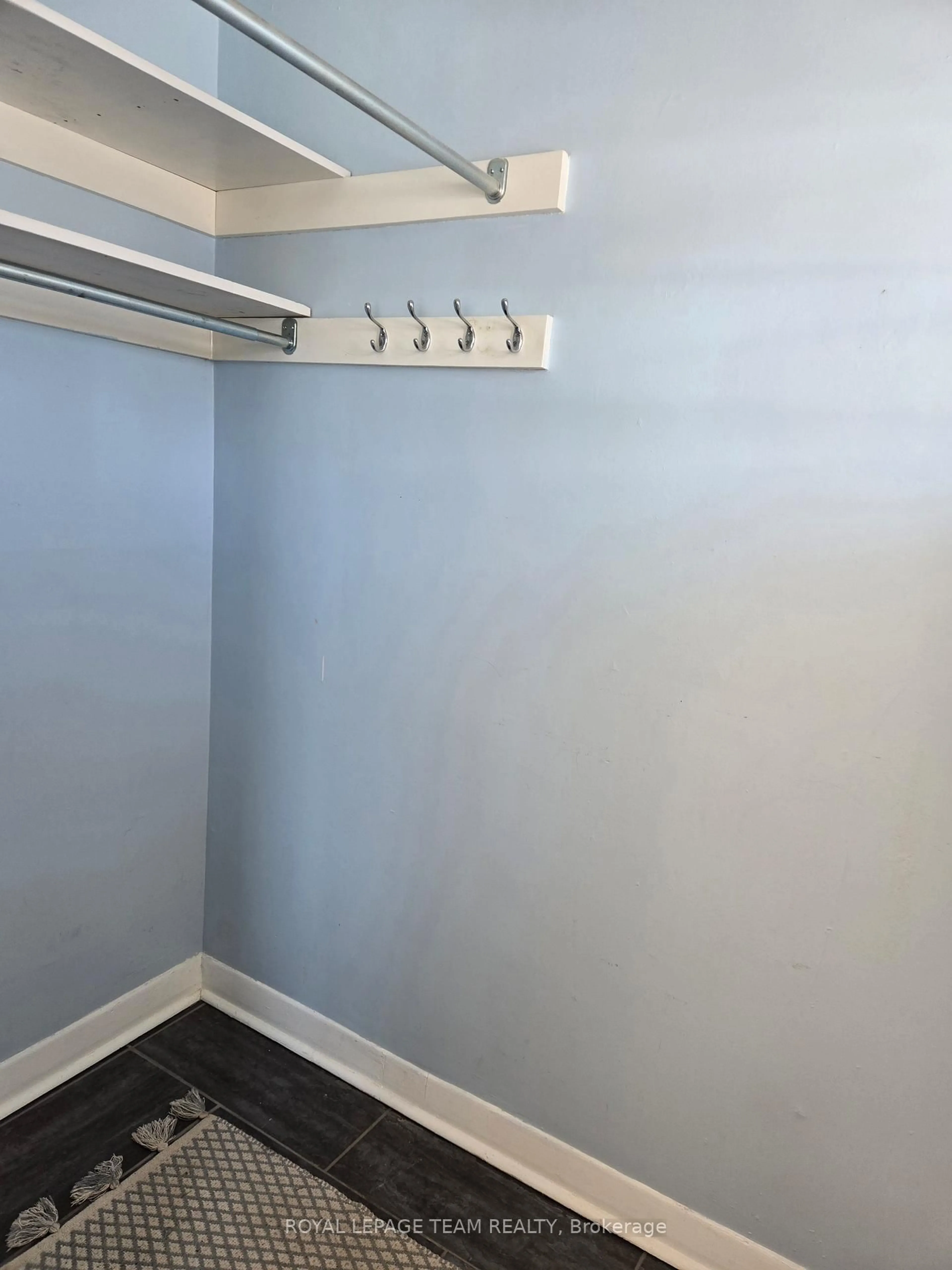 Storage room or clothes room or walk-in closet for 1305 Kingston Ave, Ottawa Ontario K1Z 8K9