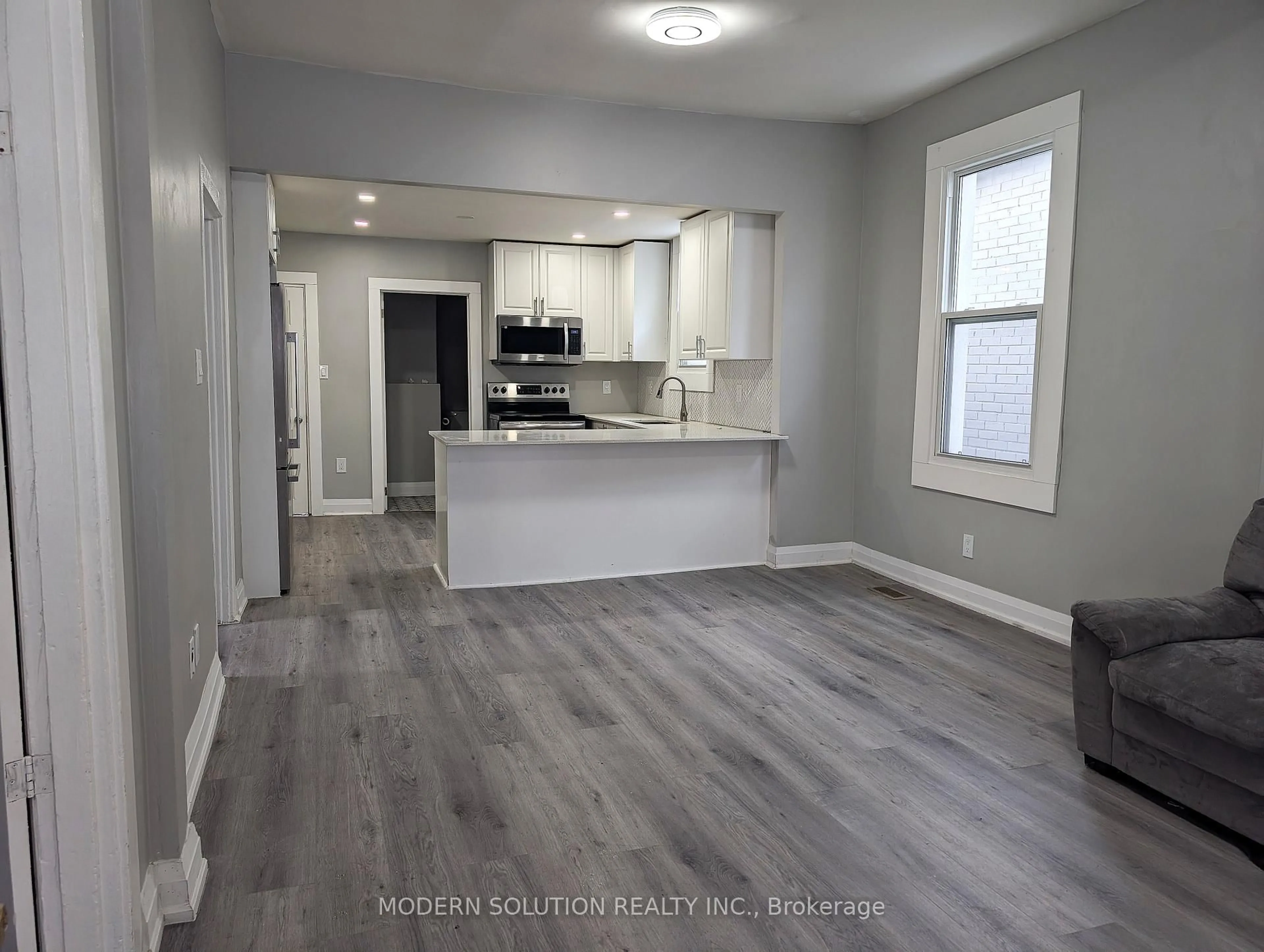 Open concept kitchen, unknown for 266 Beach Rd, Hamilton Ontario L8L 4B2