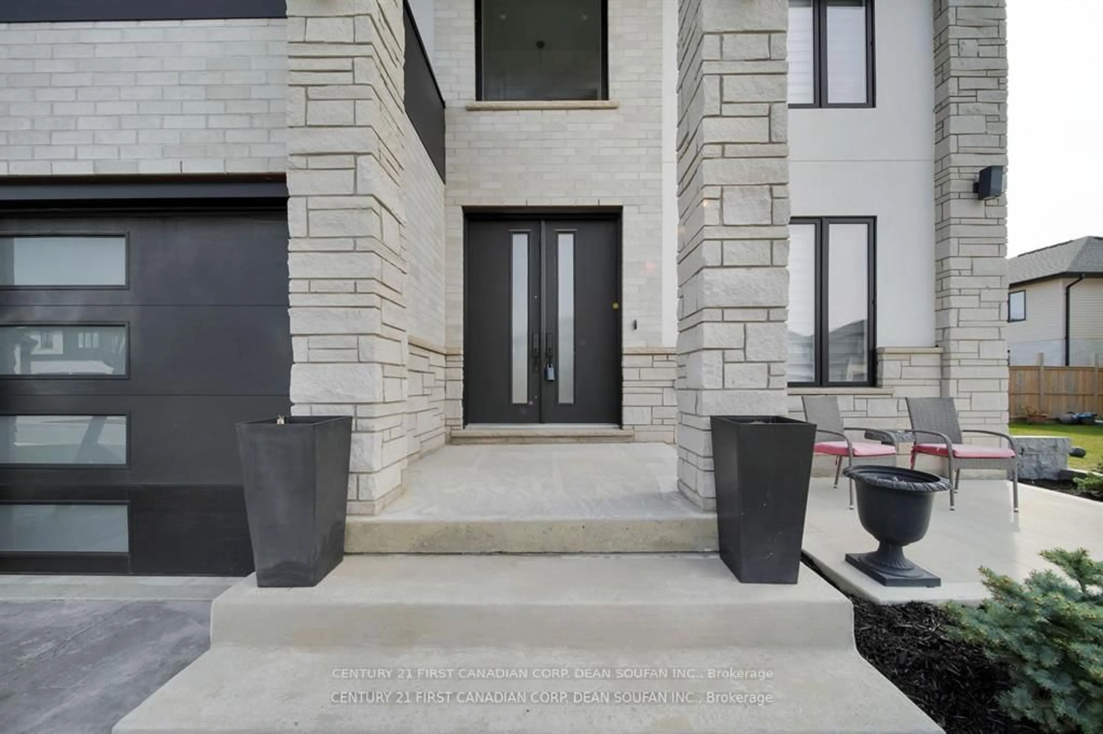 Indoor entryway for 3475 Brushland Cres, London South Ontario N6P 0H2