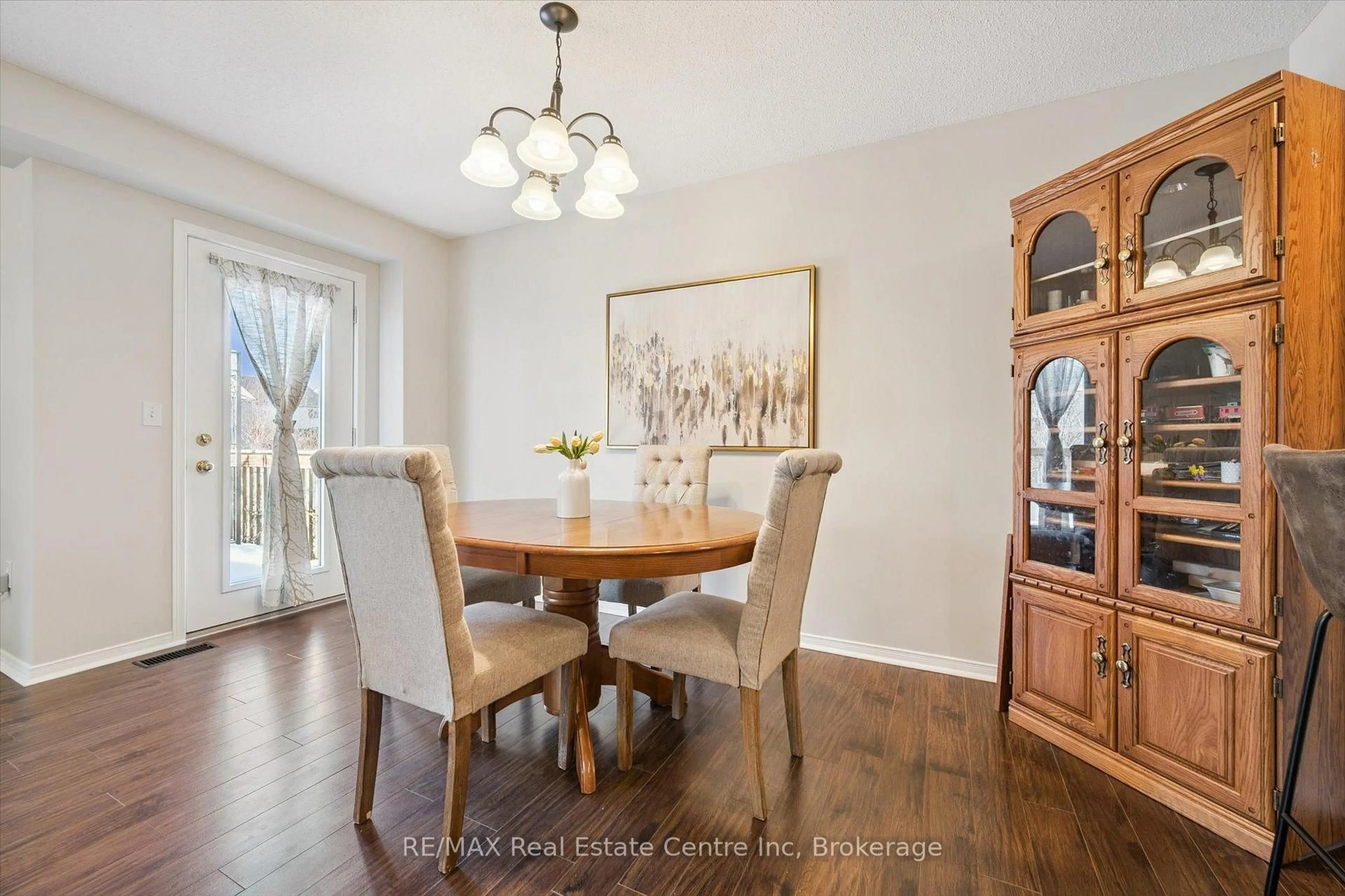 Dining room, unknown for 12 EUGENE Dr, Guelph Ontario N1L 1P6