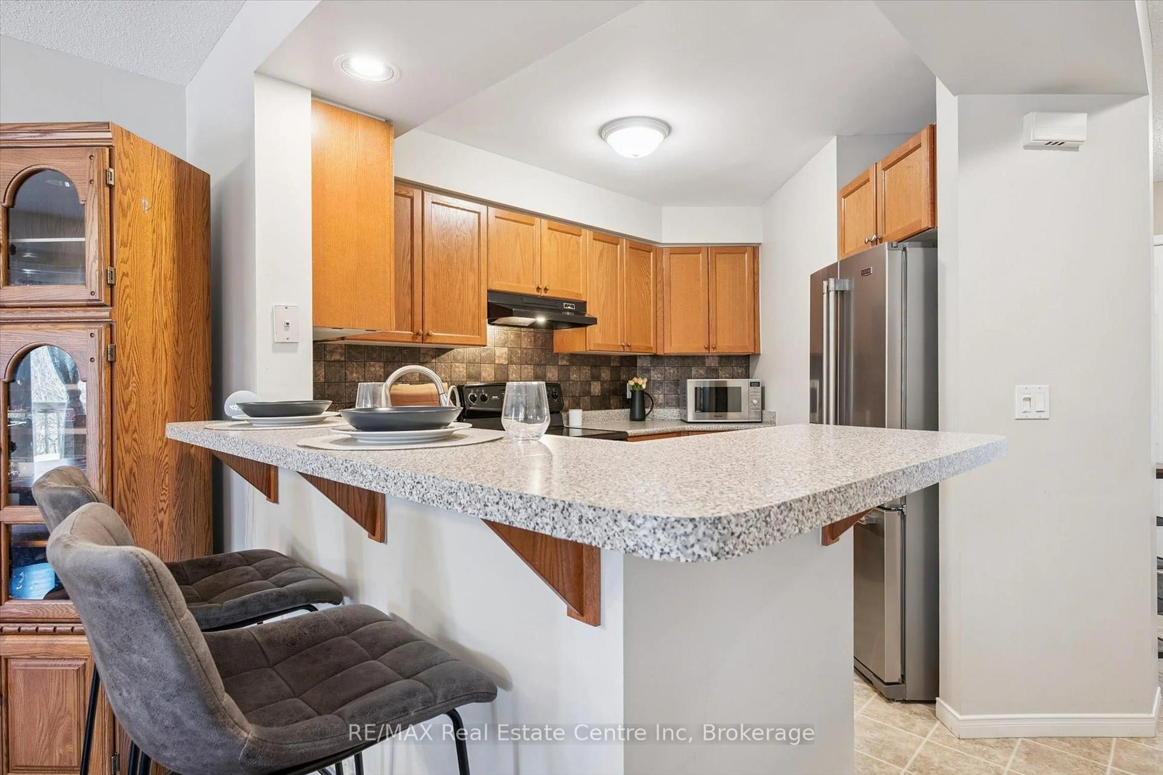 Unknown for 12 EUGENE Dr, Guelph Ontario N1L 1P6