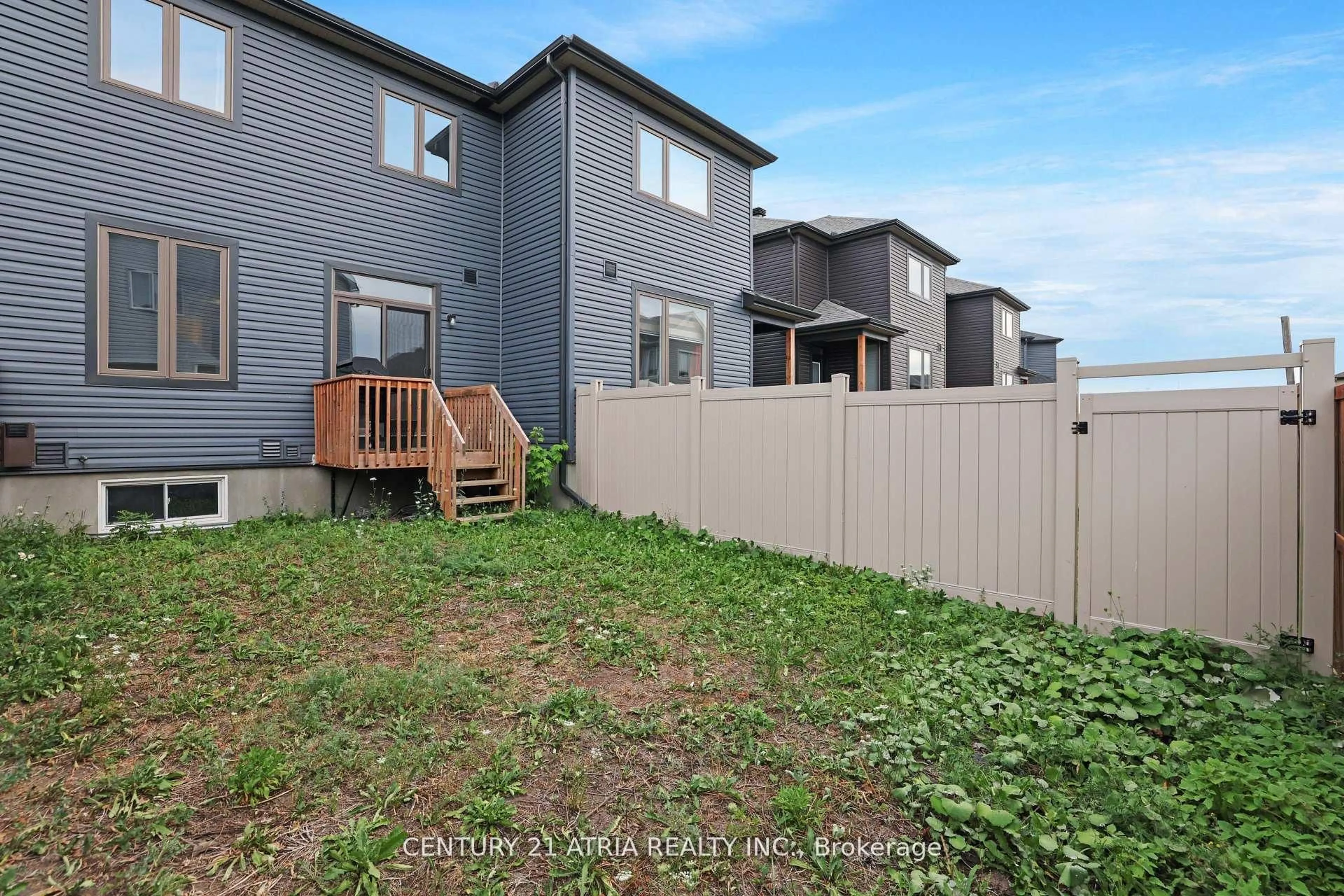 A pic from outside/outdoor area/front of a property/back of a property/a pic from drone, unknown for 14 Rookie Cres, Ottawa Ontario K2V 0R9