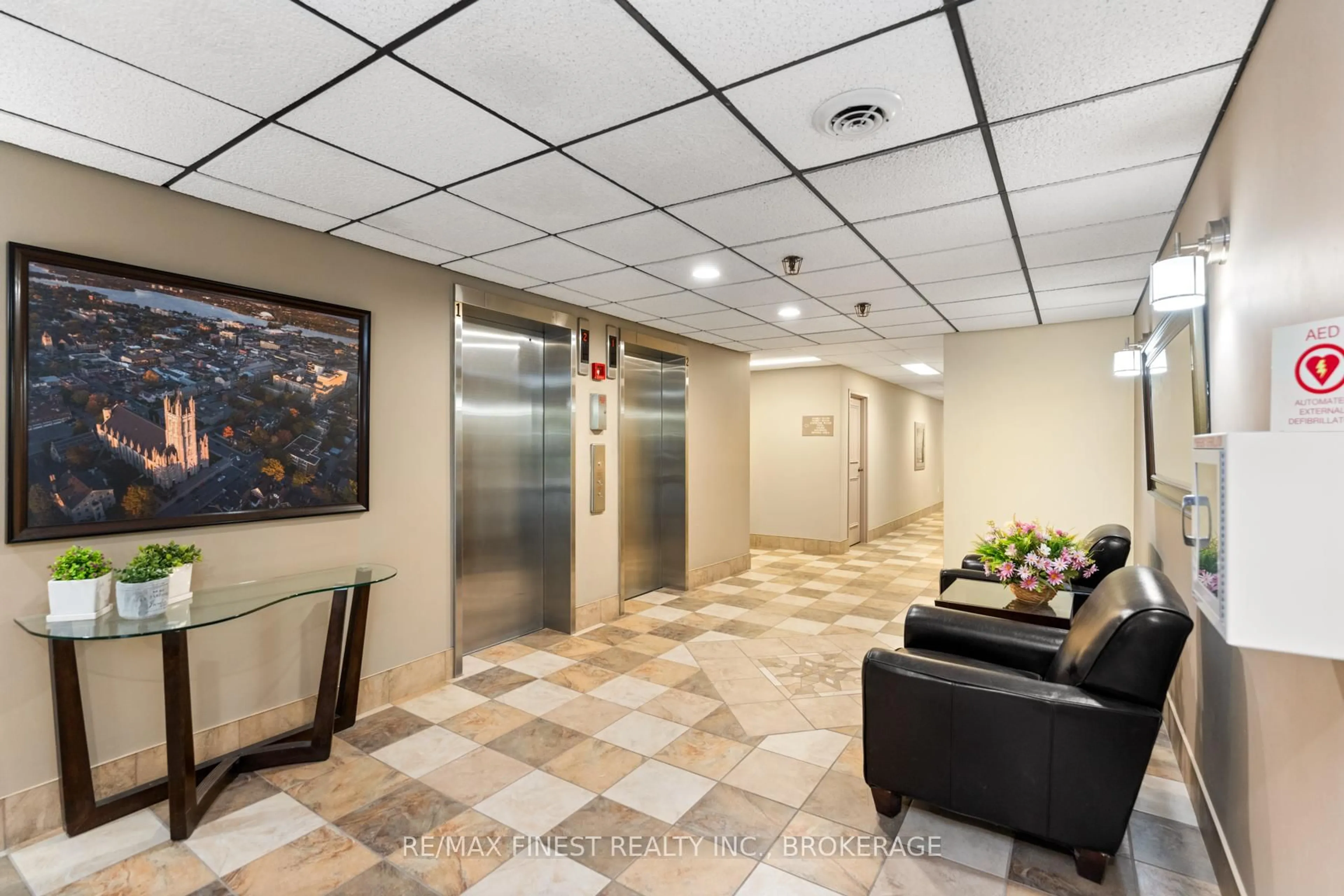 Indoor foyer for 120 Barrett Crt #508, Kingston Ontario K7L 5H6