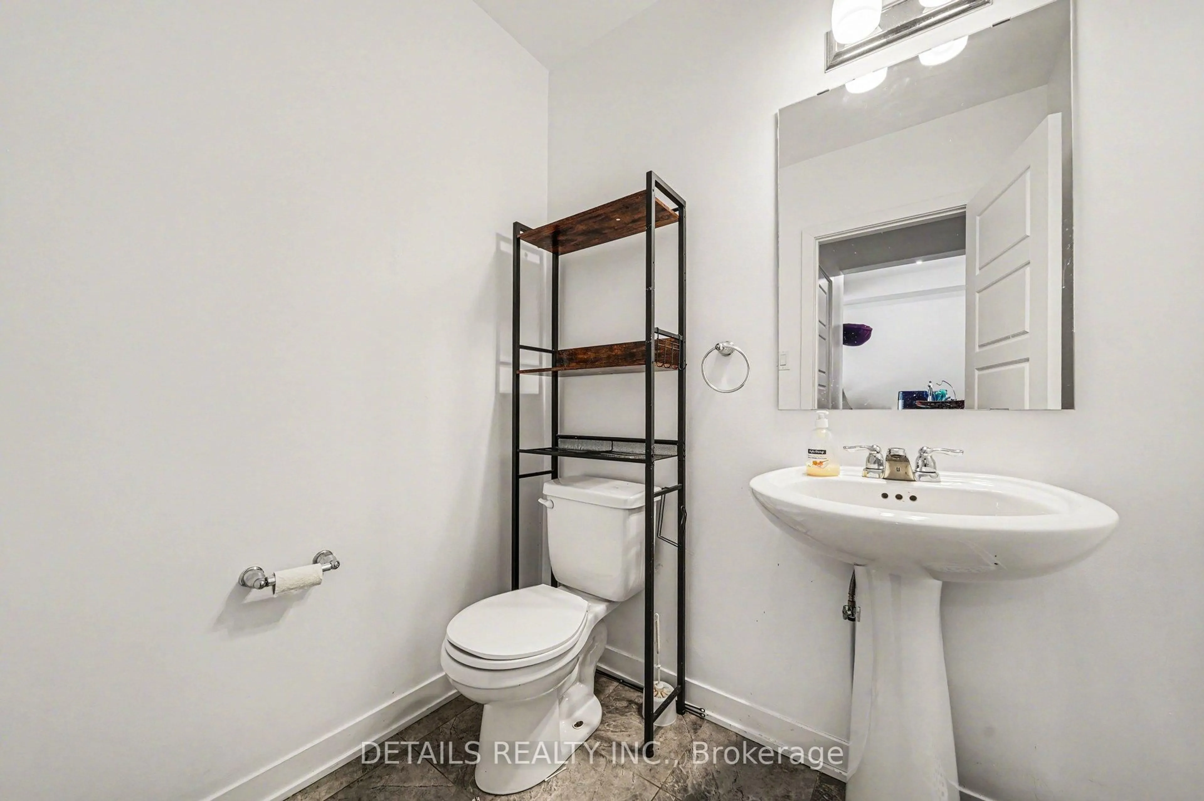Standard bathroom, ceramic/tile floor for 614 Fenwick Way, Ottawa Ontario K2J 7E5