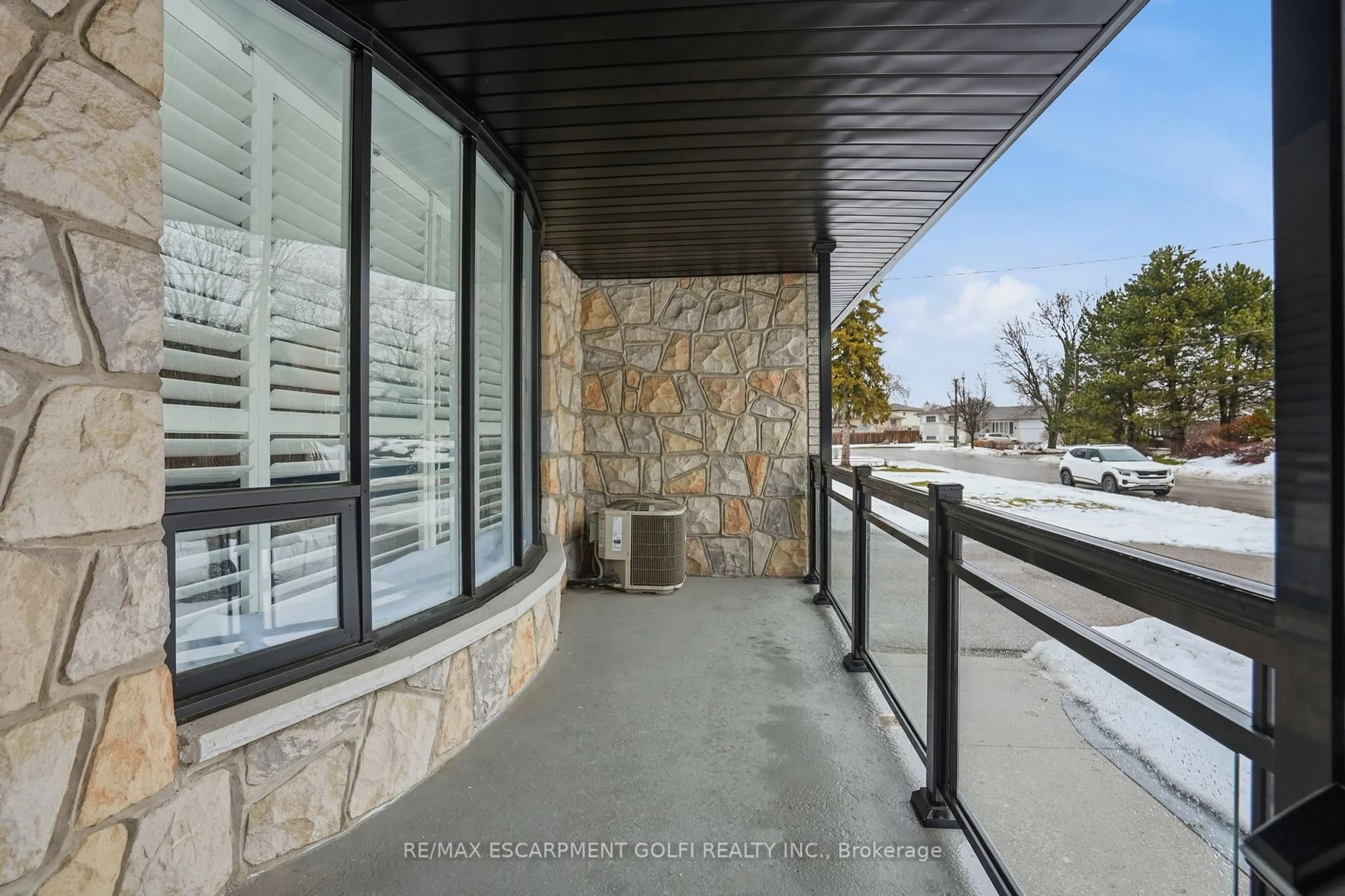 Patio, unknown for 20 Amber St, Brantford Ontario N3R 2V9