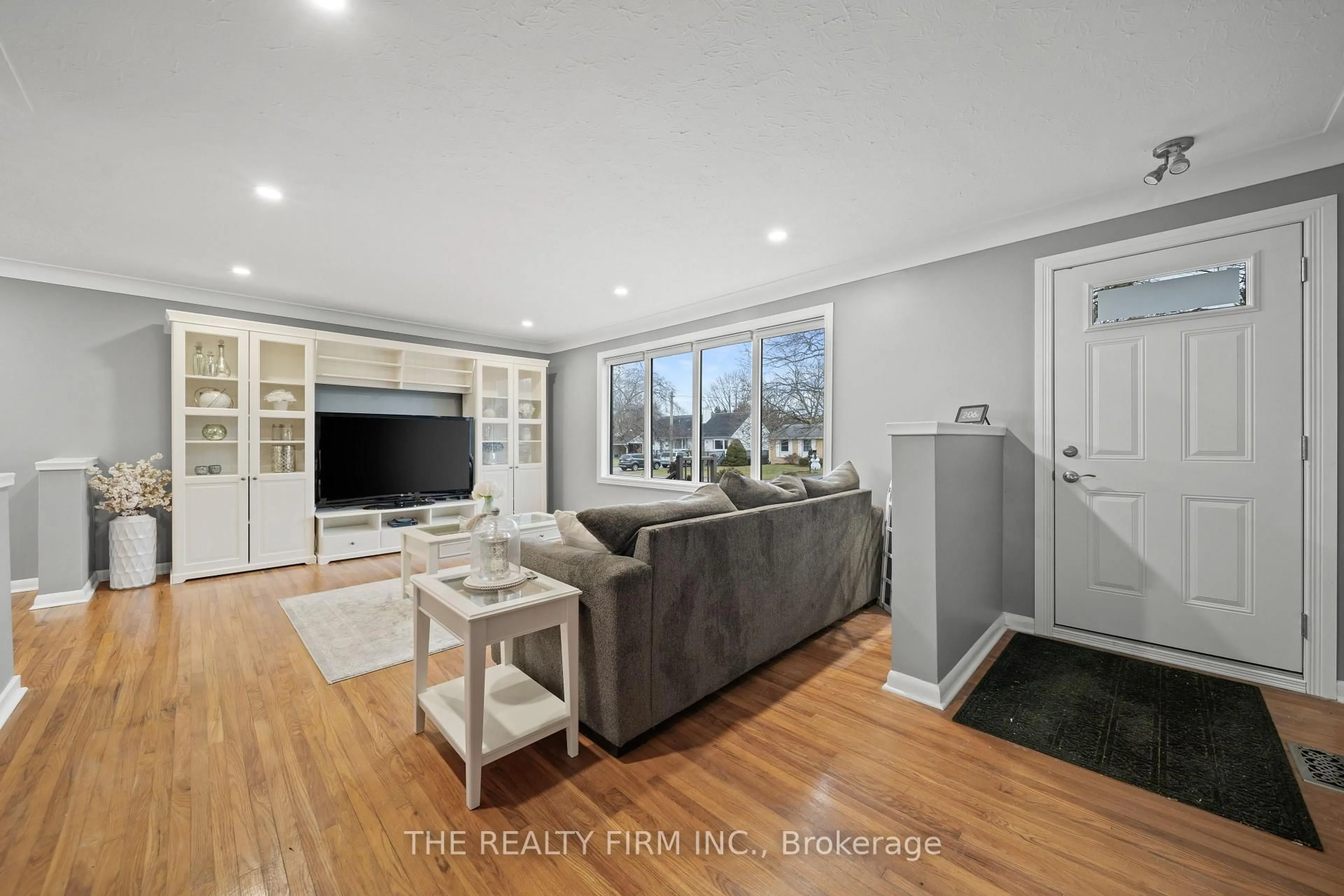 Living room with furniture, unknown for 5 Montcalm St, St. Thomas Ontario N5P 2C1