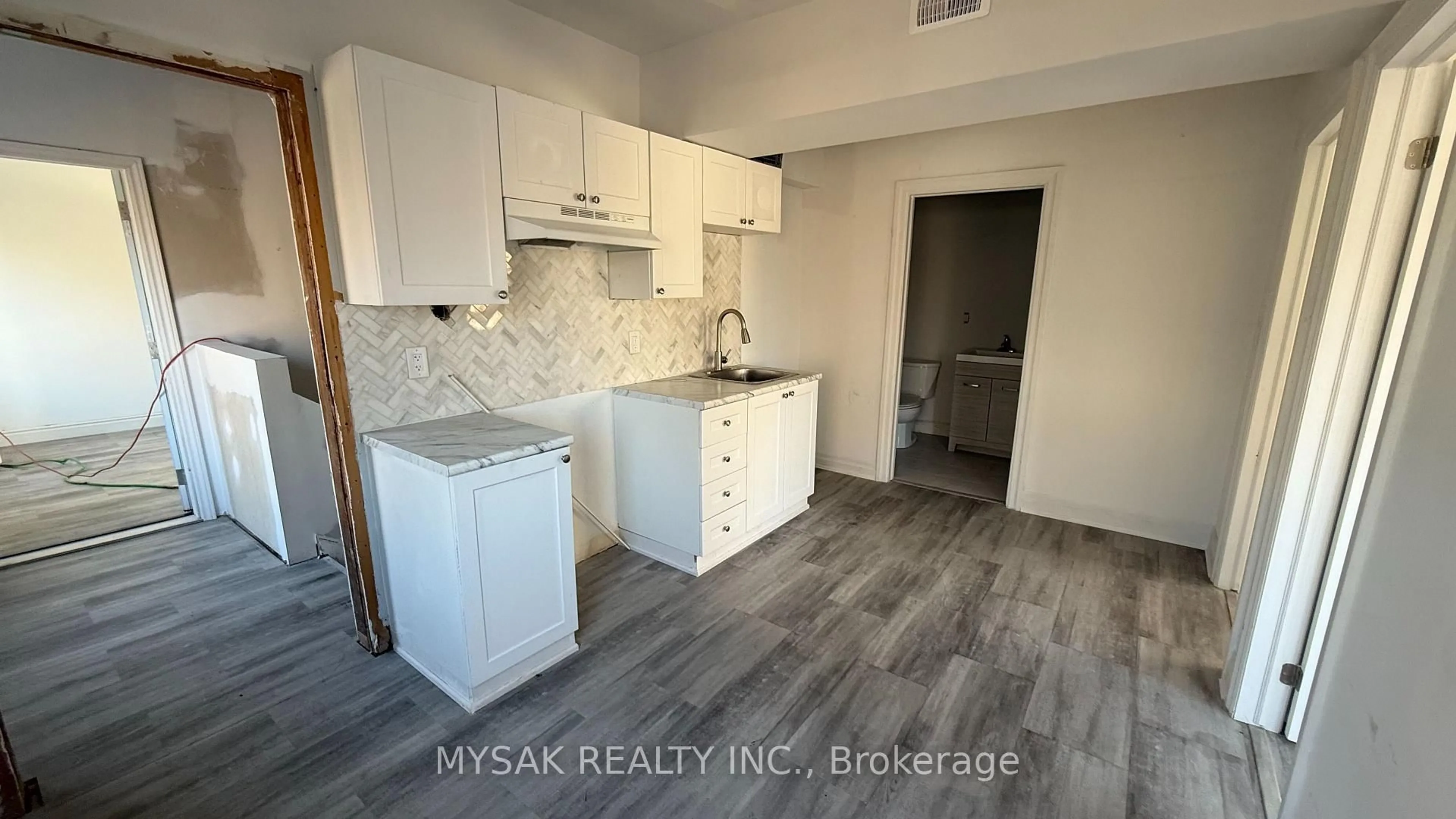 A pic of a room for 7 King St, St. Catharines Ontario L2R 5H9